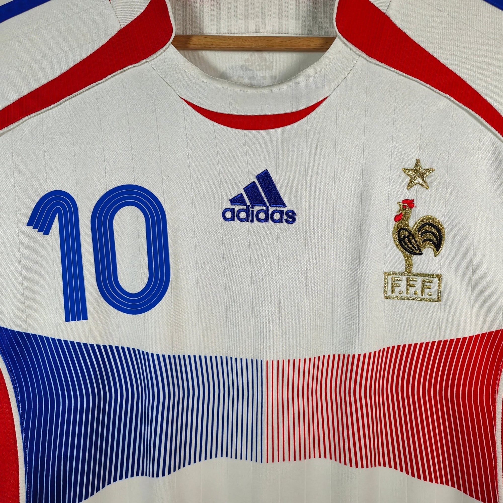 2006 - 07 France Away Shirt Zidane 10 (L) - Eternal Pitch