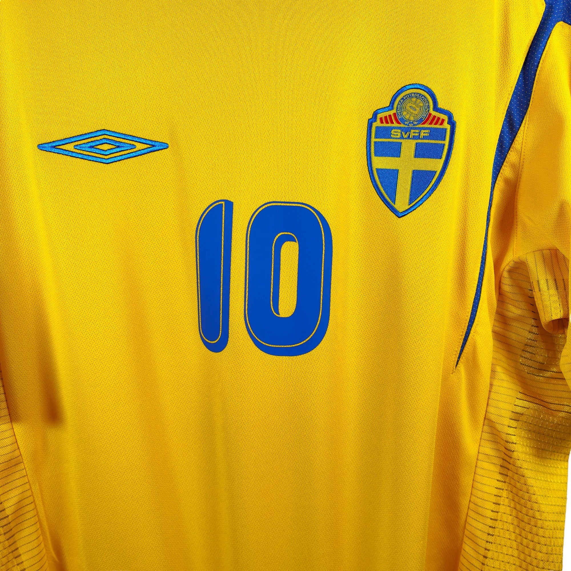 2006 - 07 Sweden Home Shirt Ibrahimovic 11 (L) - Eternal Pitch