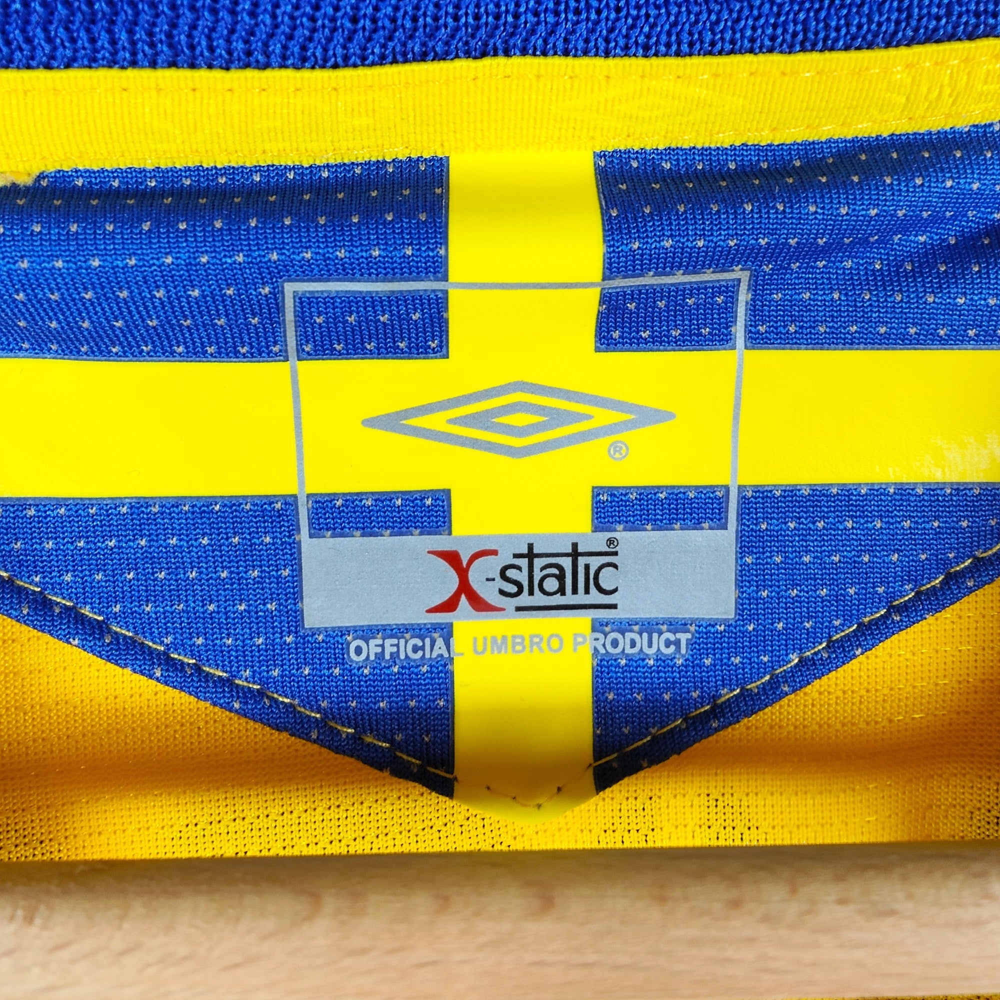 2006 - 07 Sweden Home Shirt Ibrahimovic 11 (L) - Eternal Pitch