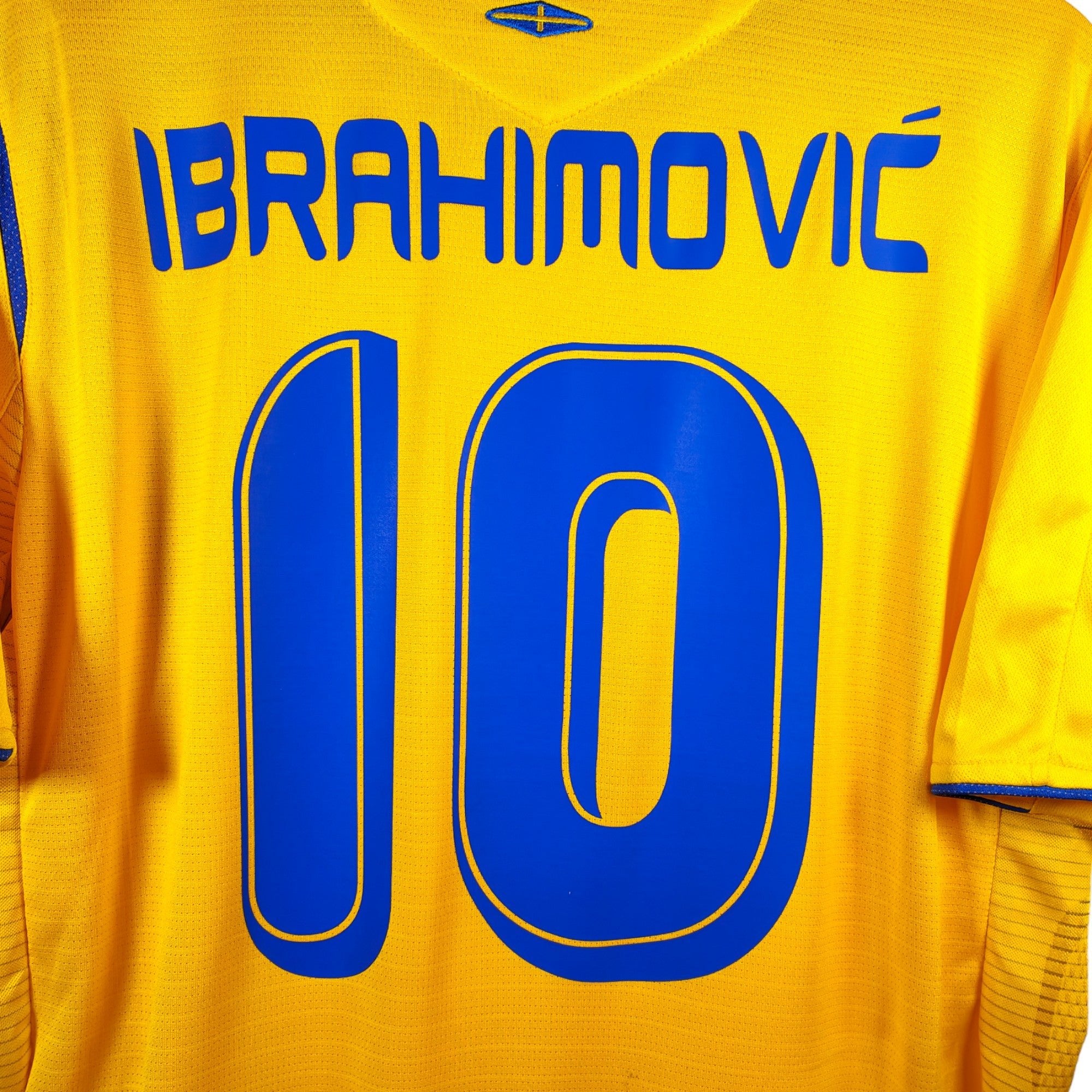 2006 - 07 Sweden Home Shirt Ibrahimovic 11 (L) - Eternal Pitch