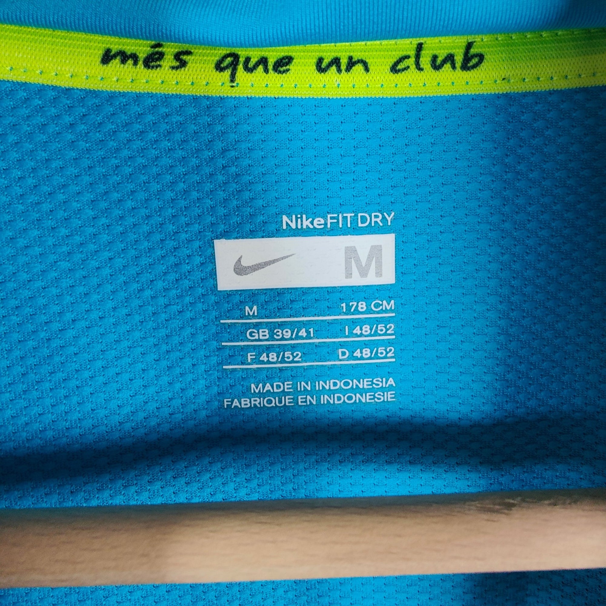 2007 - 08 FC Barcelona Away Shirt Messi 19 - 9/10 - (M) - Eternal Pitch