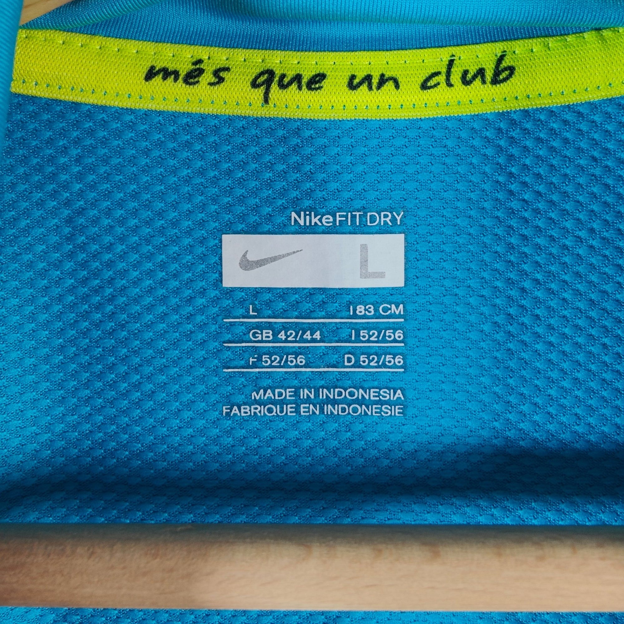 2007 - 08 FC Barcelona Away Shirt Messi 19 (L) - Eternal Pitch