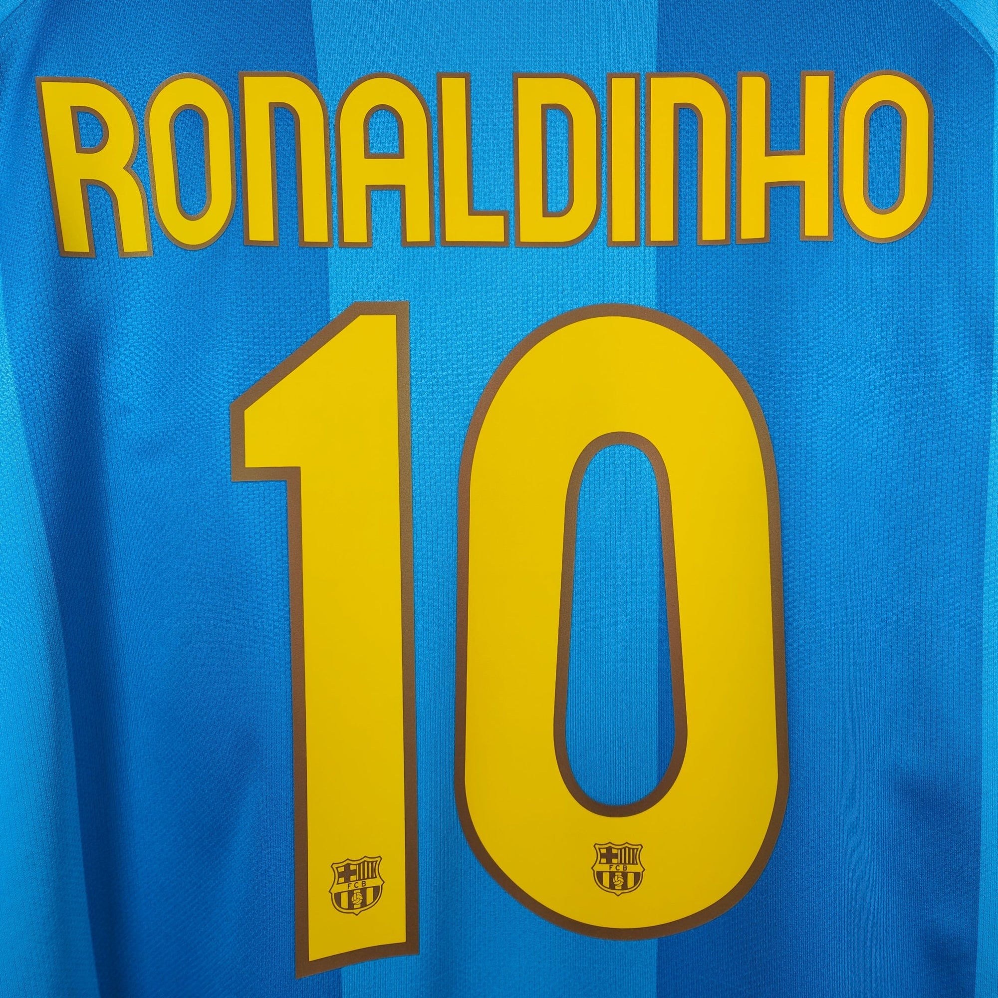 2007 - 08 FC Barcelona Away Shirt Ronaldinho 10 (XL) - Eternal Pitch