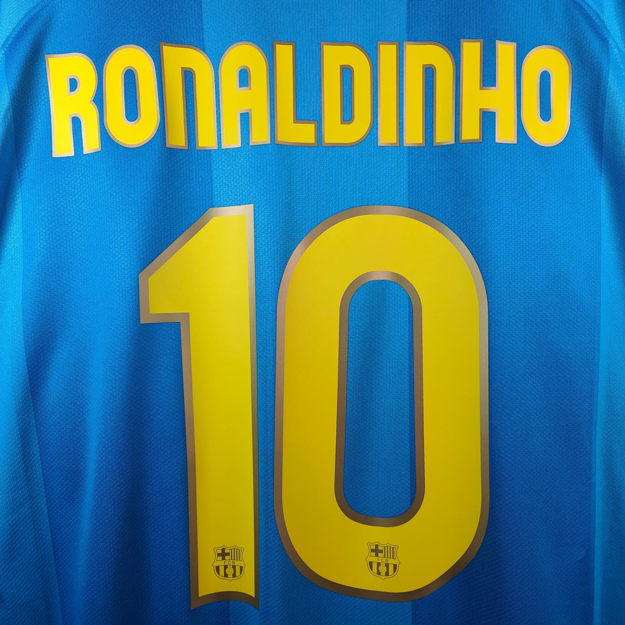 2007 - 08 FC Barcelona Away Shirt Ronaldinho 10 (XL) - Eternal Pitch