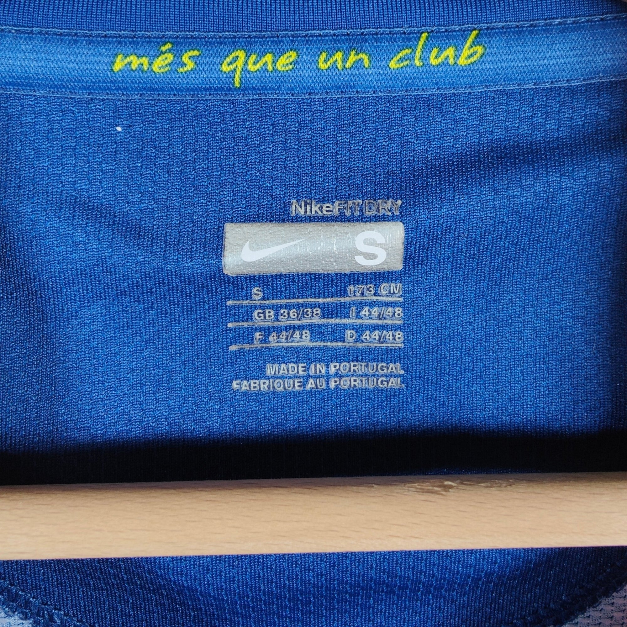 2007 - 08 FC Barcelona Home Shirt Messi 19 - 8.5/10 - (S) - Eternal Pitch