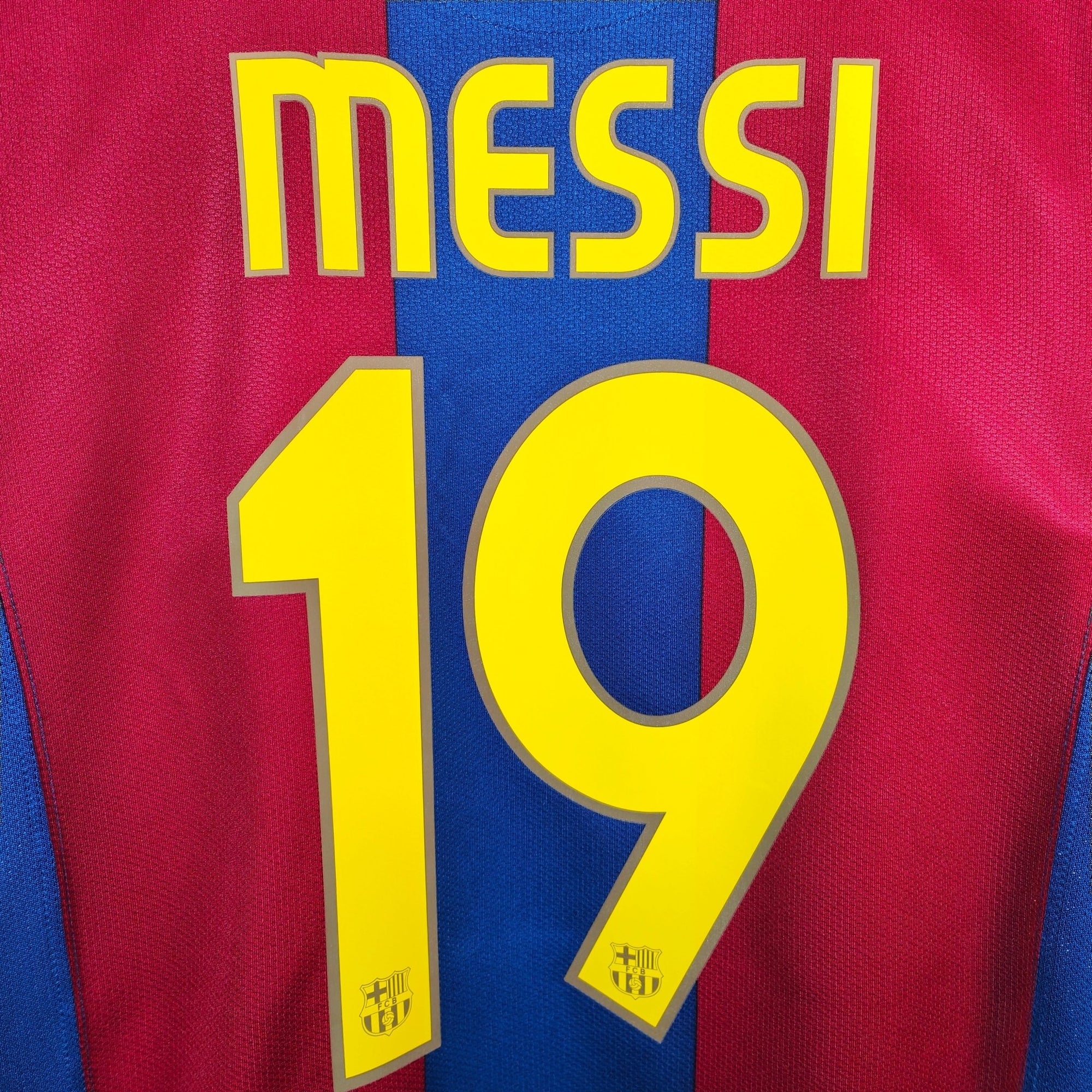 2007 - 08 FC Barcelona Home Shirt Messi 19 - 8.5/10 - (S) - Eternal Pitch