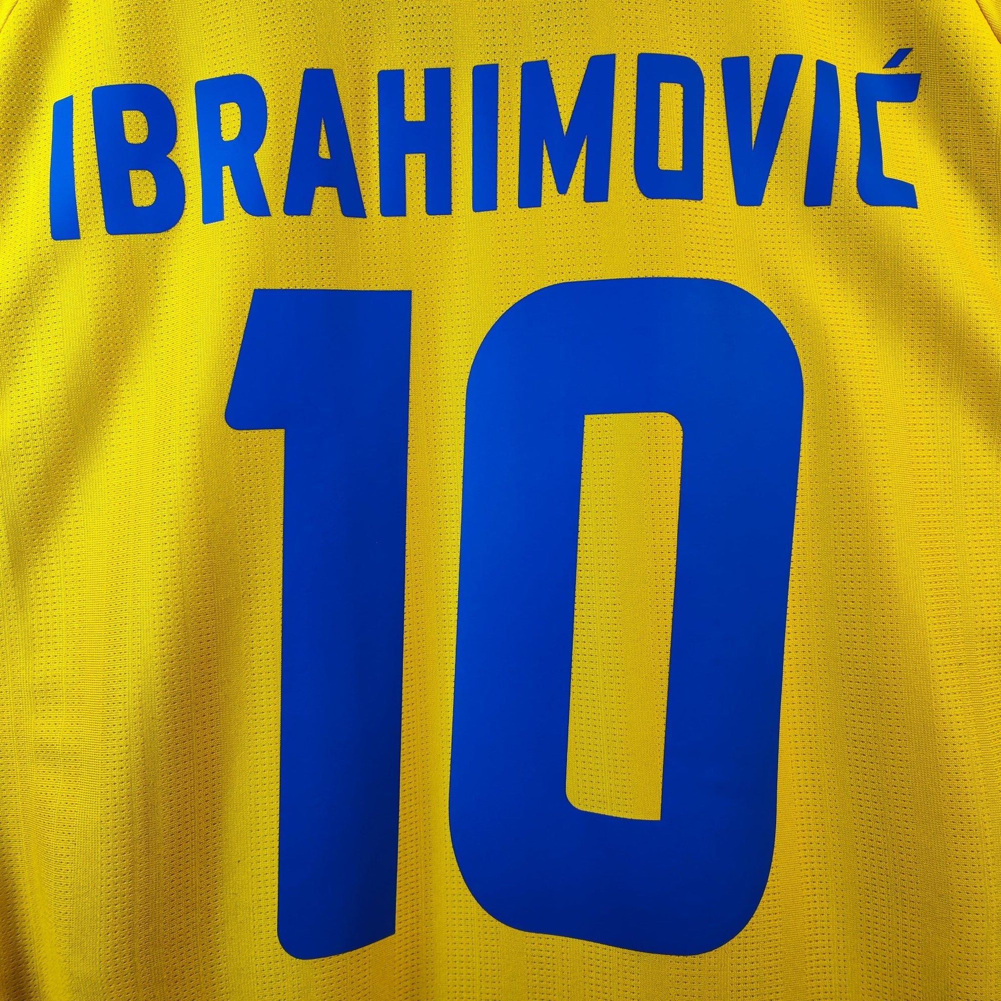 2007 - 09 Sweden Home Shirt Ibrahimovic 10 - 9/10 - (M) - Eternal Pitch