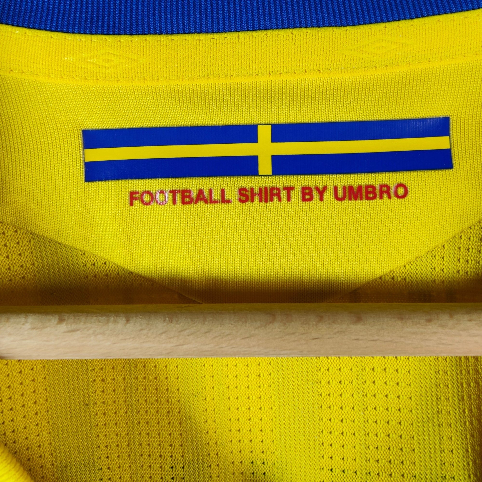 2007 - 09 Sweden Home Shirt Ibrahimovic 10 - 9/10 - (M) - Eternal Pitch