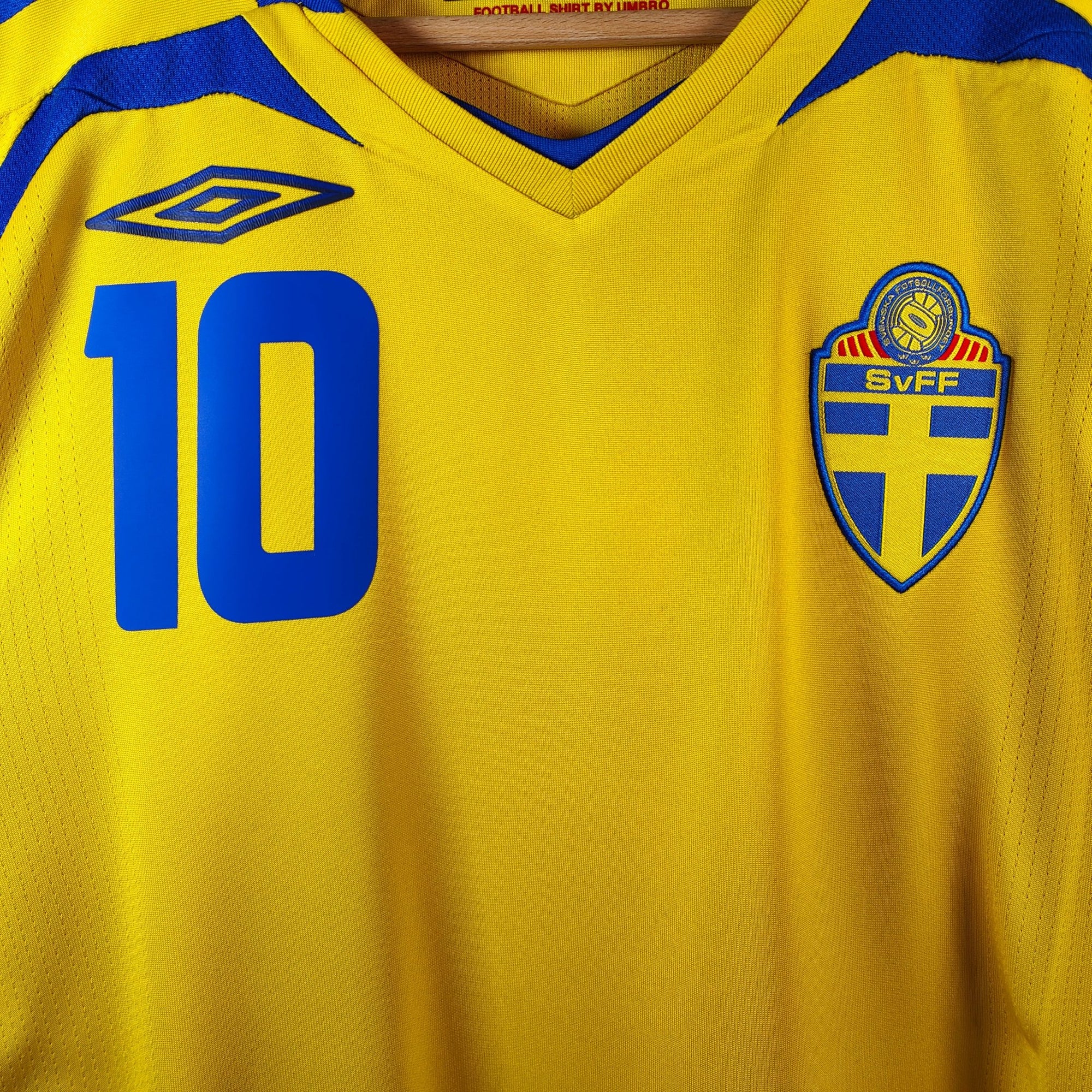 2007 - 09 Sweden Home Shirt Ibrahimovic 10 - 9/10 - (M) - Eternal Pitch
