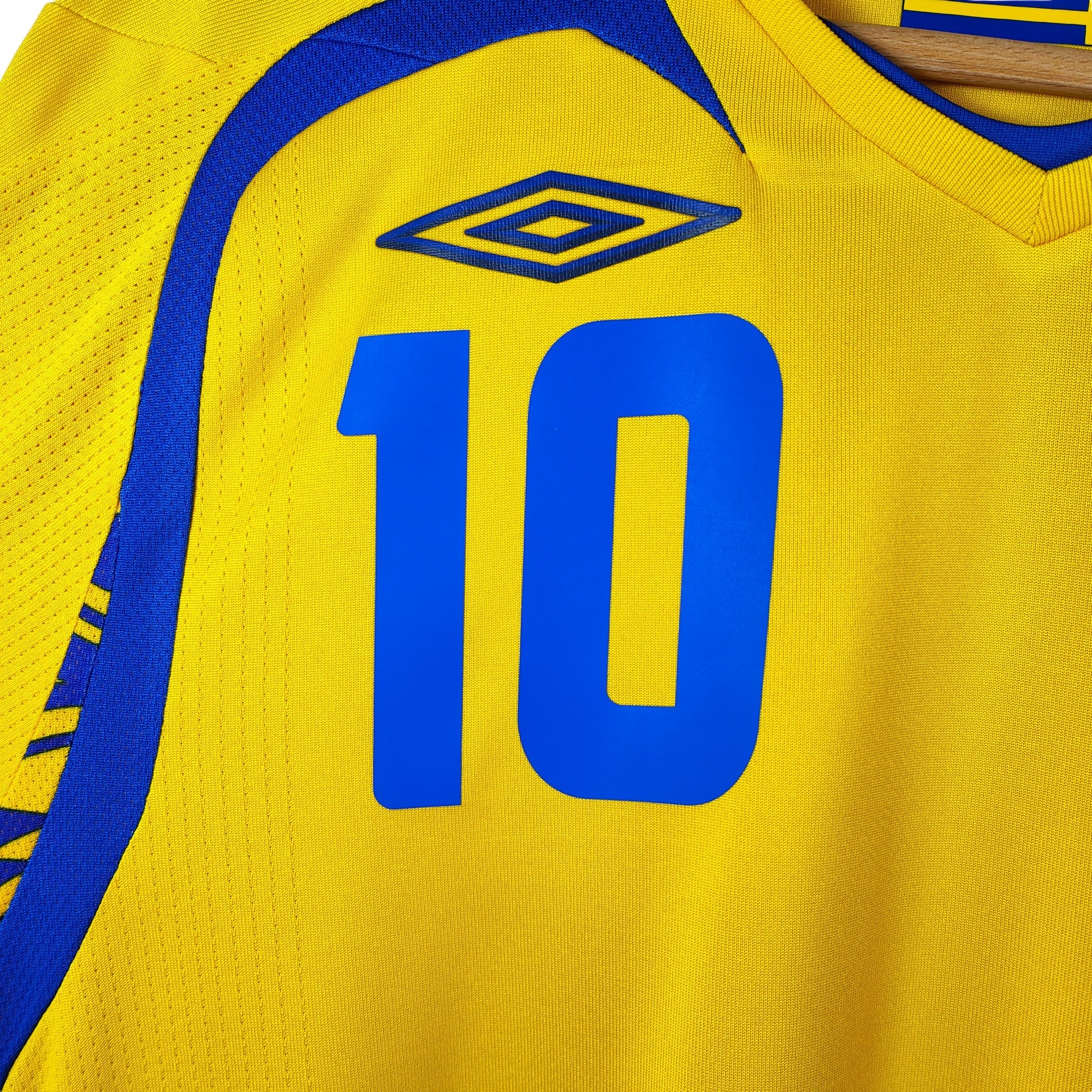 2007 - 09 Sweden Home Shirt Ibrahimovic 10 (M) - Eternal Pitch