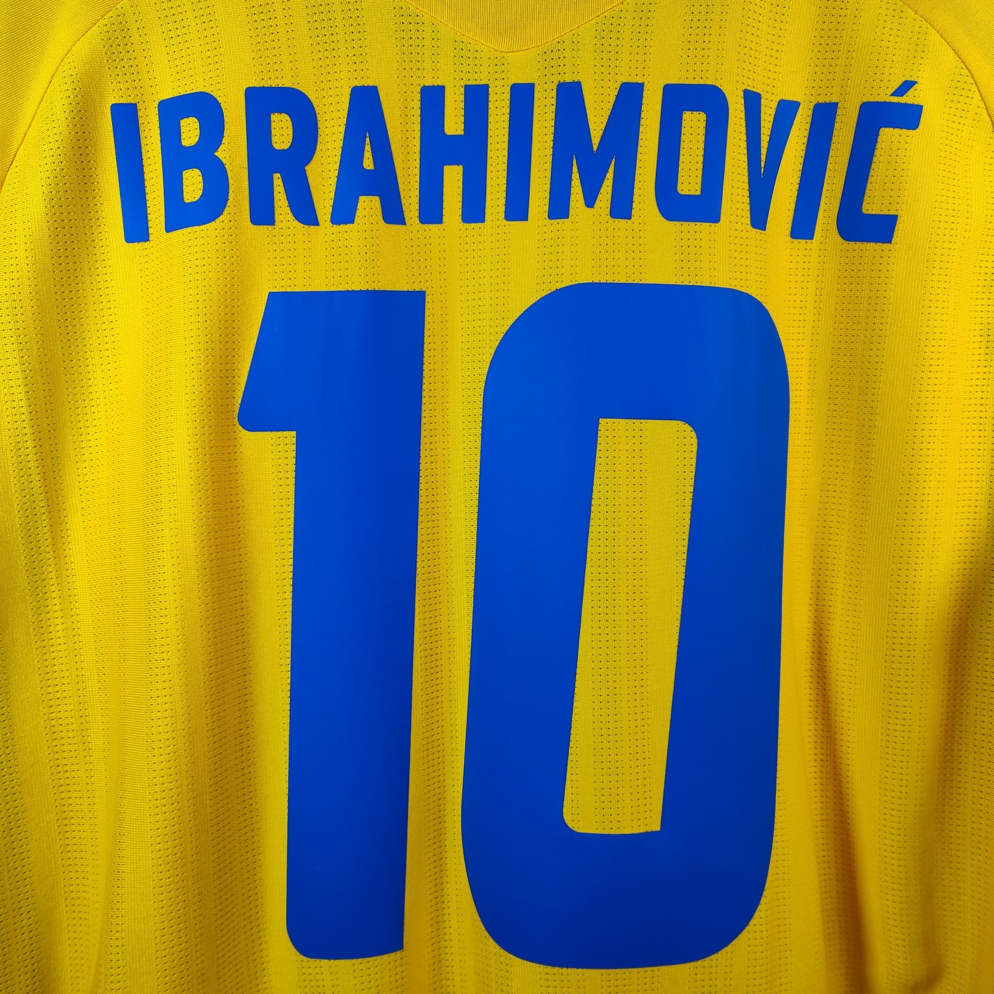 2007 - 09 Sweden Home Shirt Ibrahimovic 10 (M) - Eternal Pitch