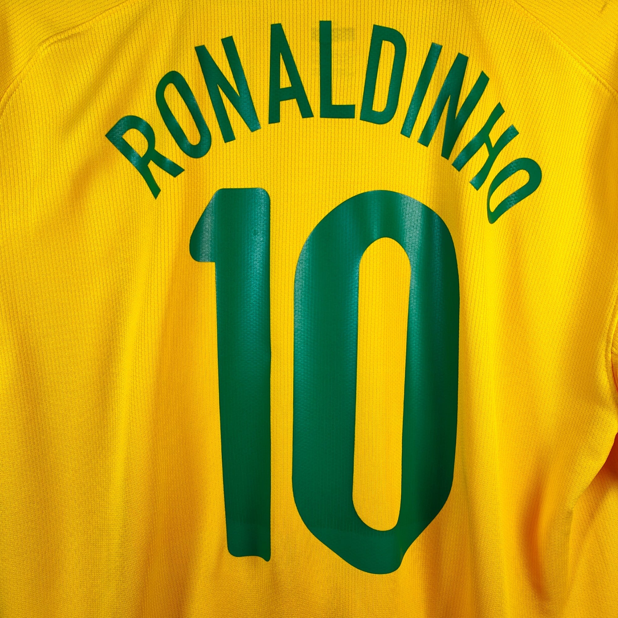 2008 - 10 Brazil Home Shirt Ronaldinho 10 (L) - Eternal Pitch