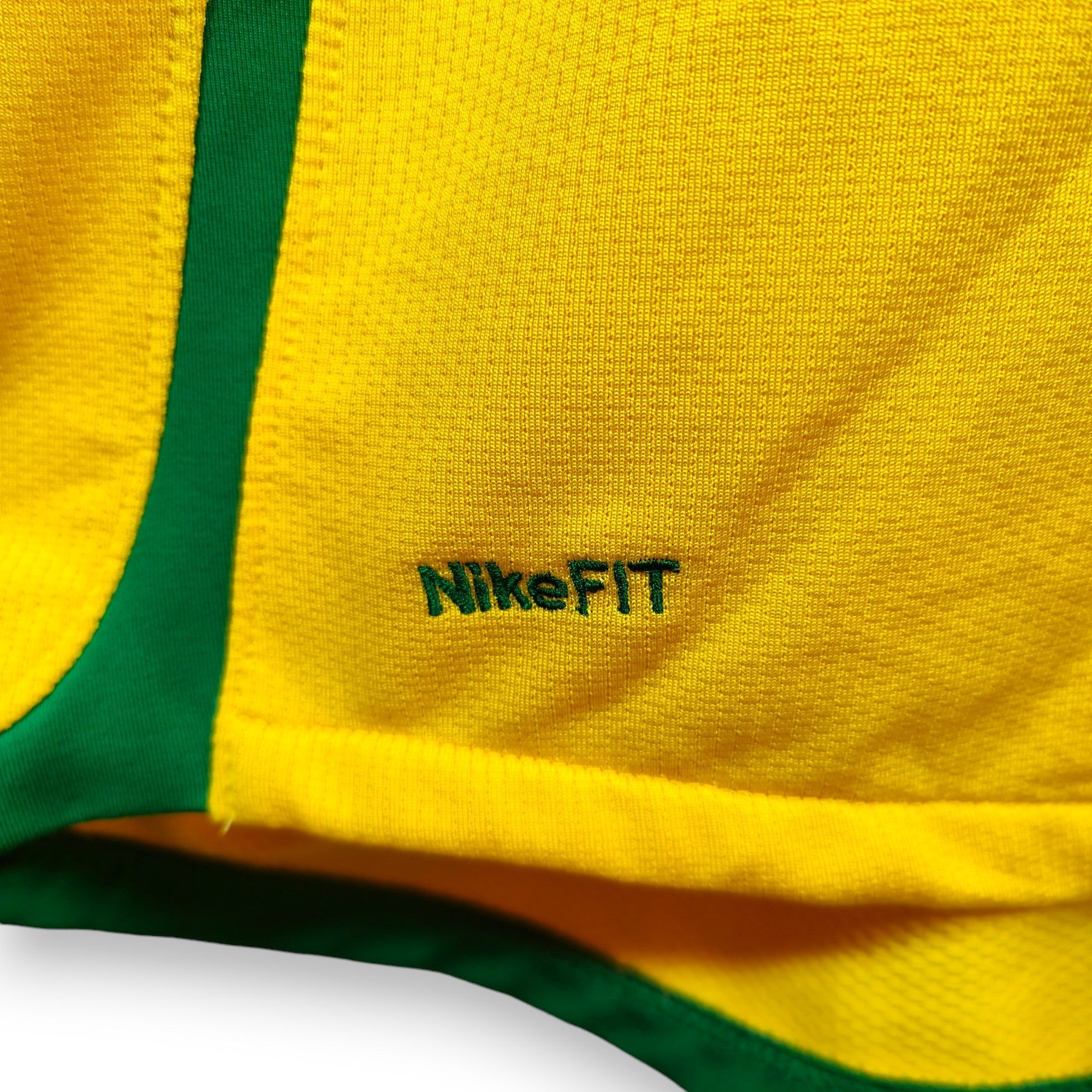 2008 - 10 Brazil Home Shirt Ronaldinho 10 (L) - Eternal Pitch
