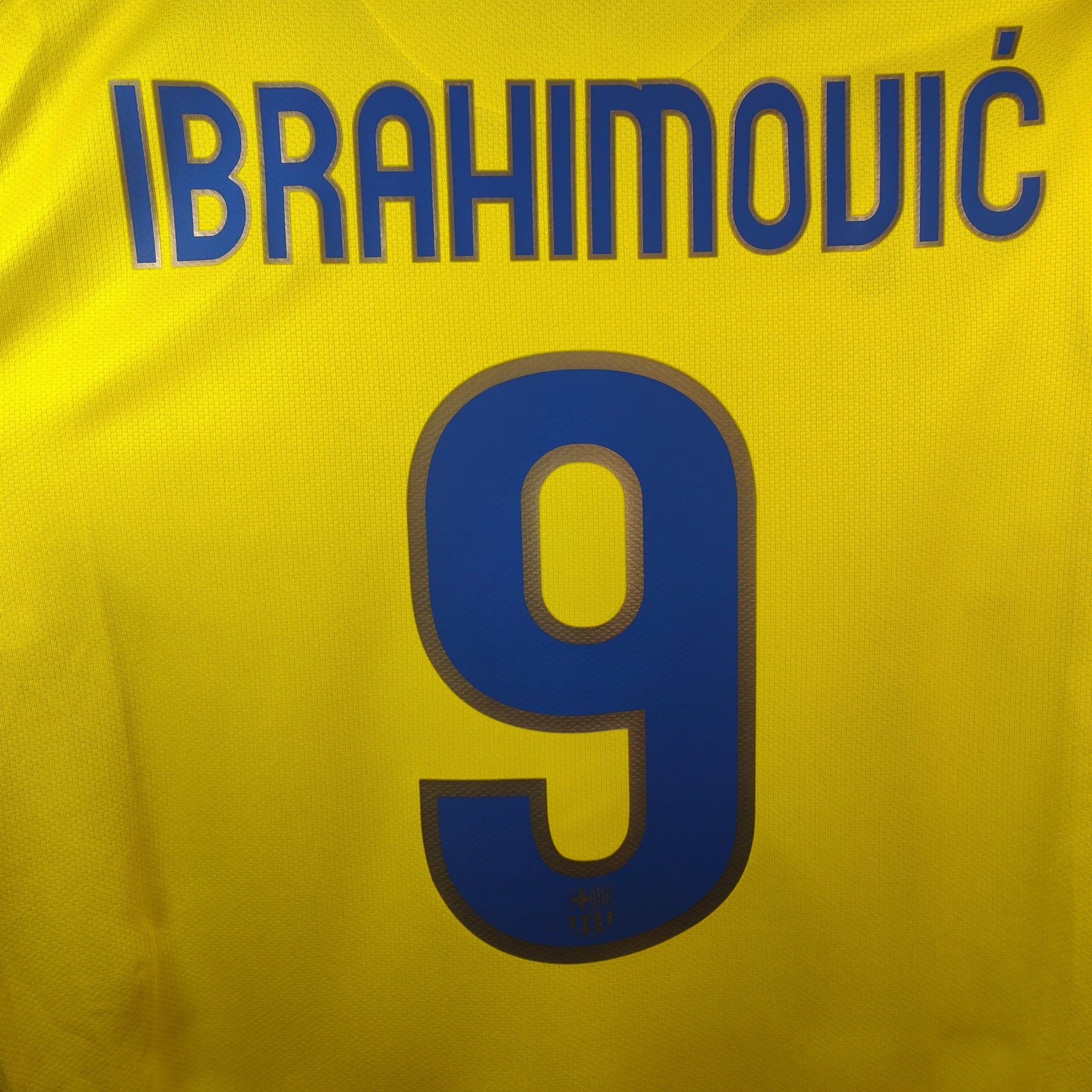 2008 - 10 FC Barcelona Away Shirt Ibrahimovic 9 - 9.5/10 - (M) - Eternal Pitch
