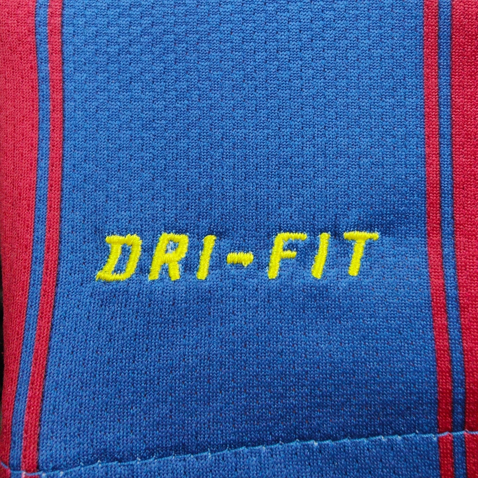 2009 - 10 FC Barcelona Home Shirt Ibrahimovic 9 - 9/10 - (XL) - Eternal Pitch