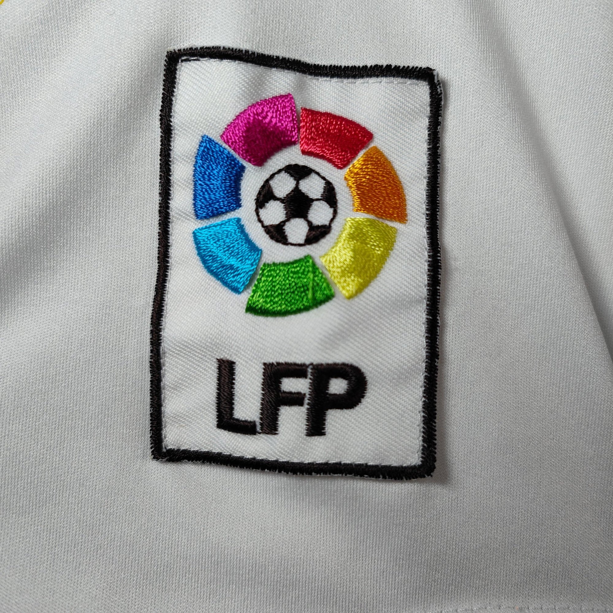 2009 - 10 Real Madrid Home Shirt Ronaldo 9 (XL) - Eternal Pitch
