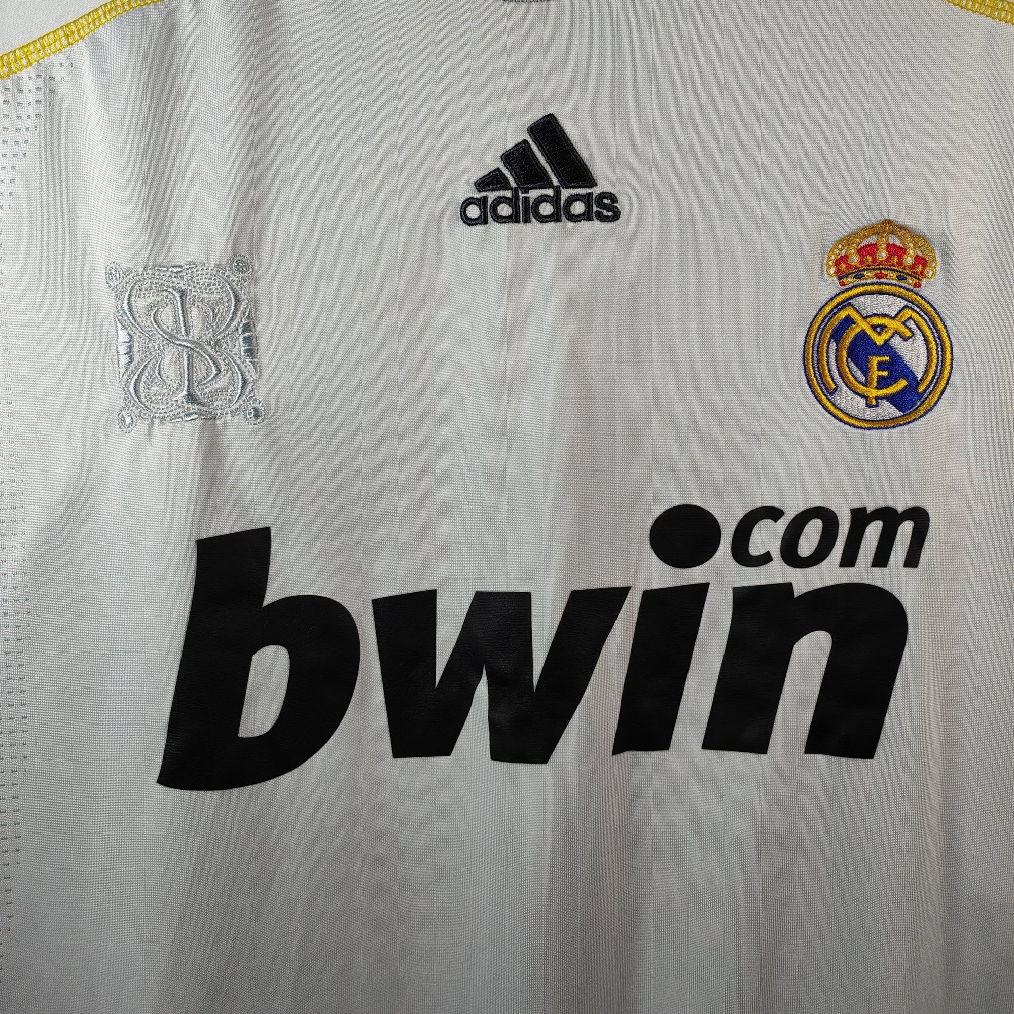 2009 - 10 Real Madrid Home Shirt Ronaldo 9 (XL) - Eternal Pitch