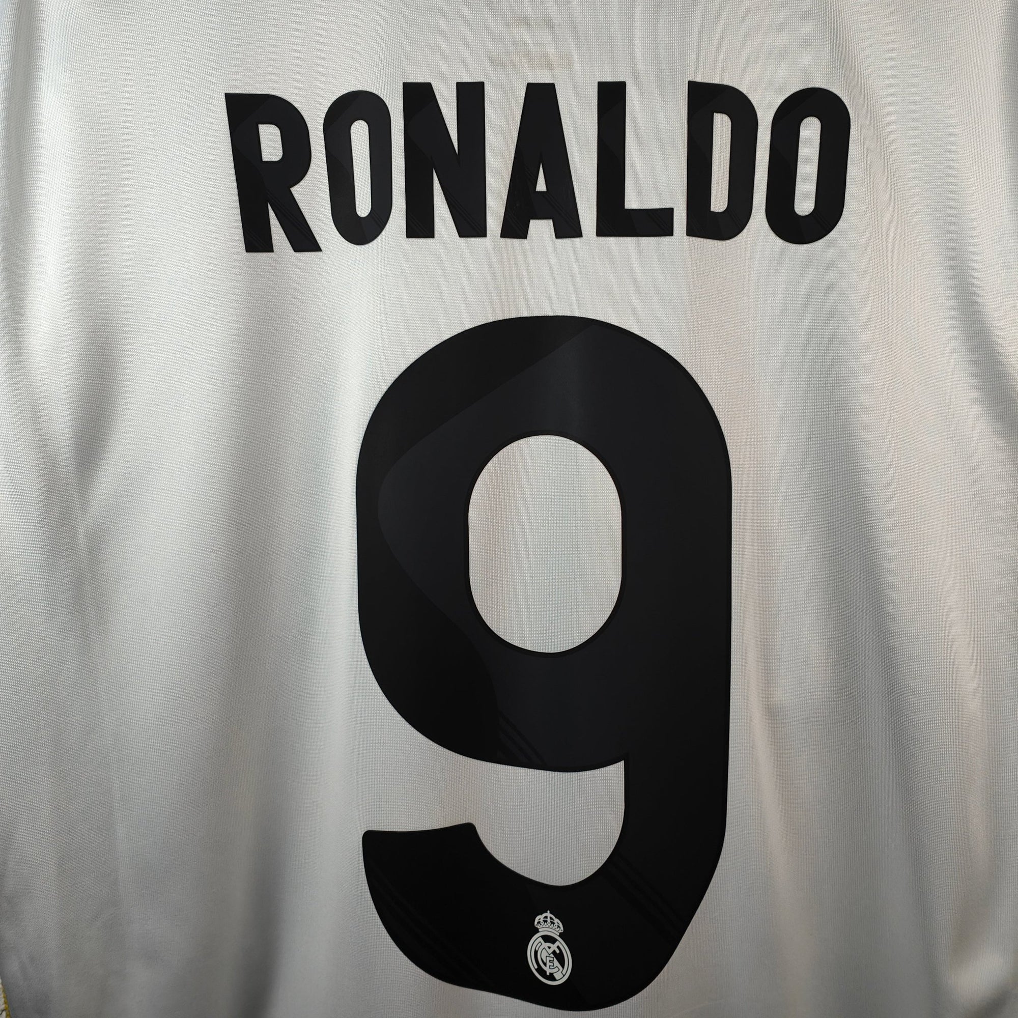 2009 - 10 Real Madrid Home Shirt Ronaldo 9 (XL) - Eternal Pitch
