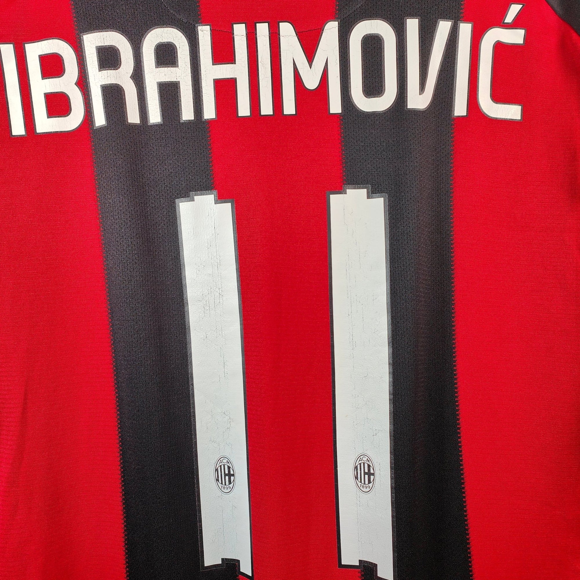 2010 - 11 AC Milan Home Shirt Ibrahimovic 11 (XL) - Eternal Pitch