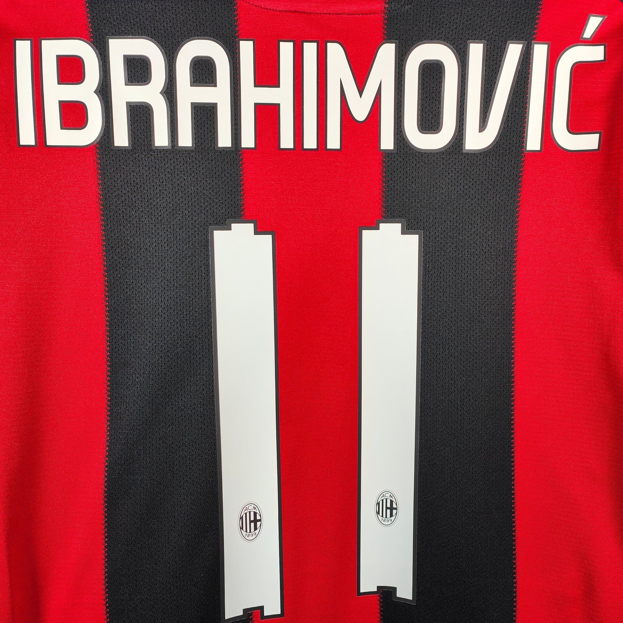 2010 - 11 AC Milan Home Shirt LS Ibrahimovic 11 - 9/10 - (M) - Eternal Pitch