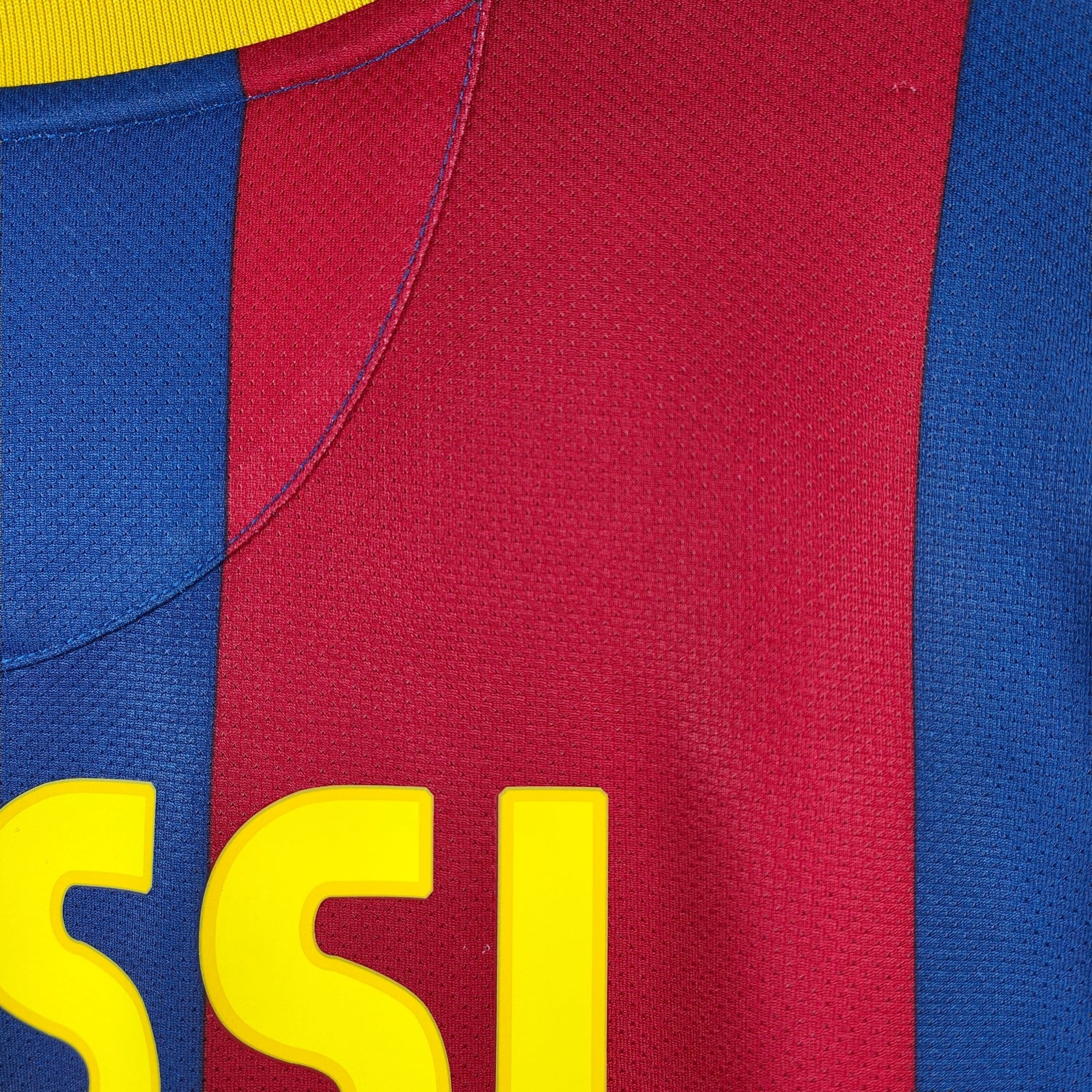 2010 - 11 FC Barcelona Home Shirt Messi 10 (XL) - Eternal Pitch