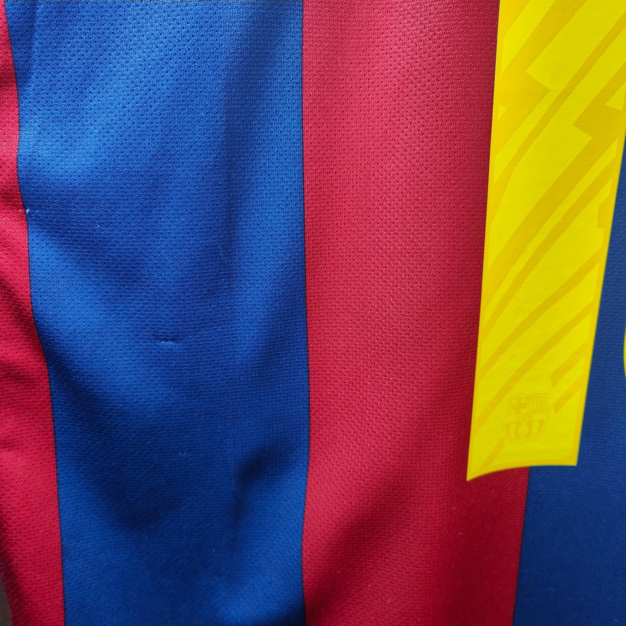 2010 - 11 FC Barcelona Home Shirt Messi 10 (XL) - Eternal Pitch