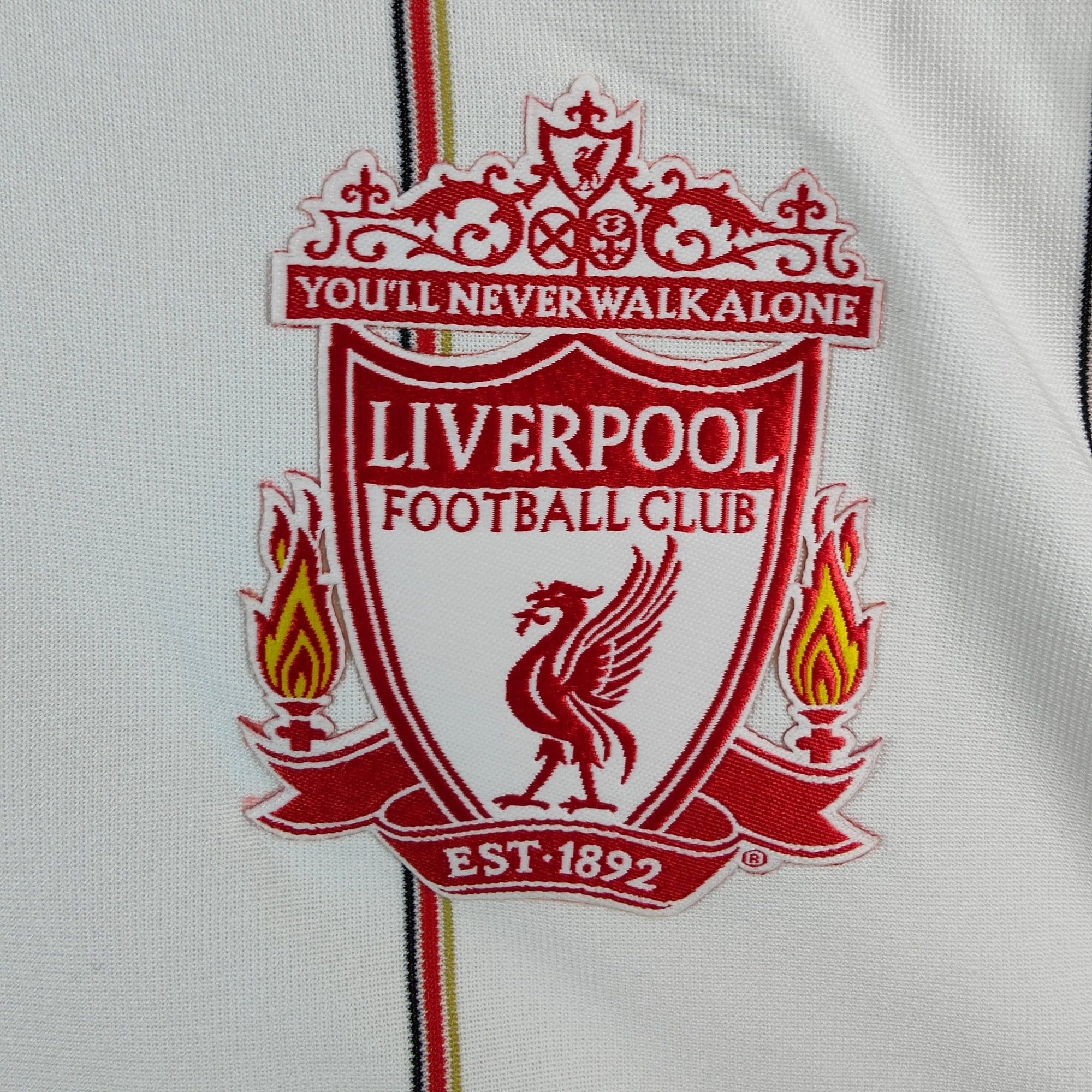 2010 - 11 Liverpool Away Shirt Gerrard 8 (XL) - Eternal Pitch