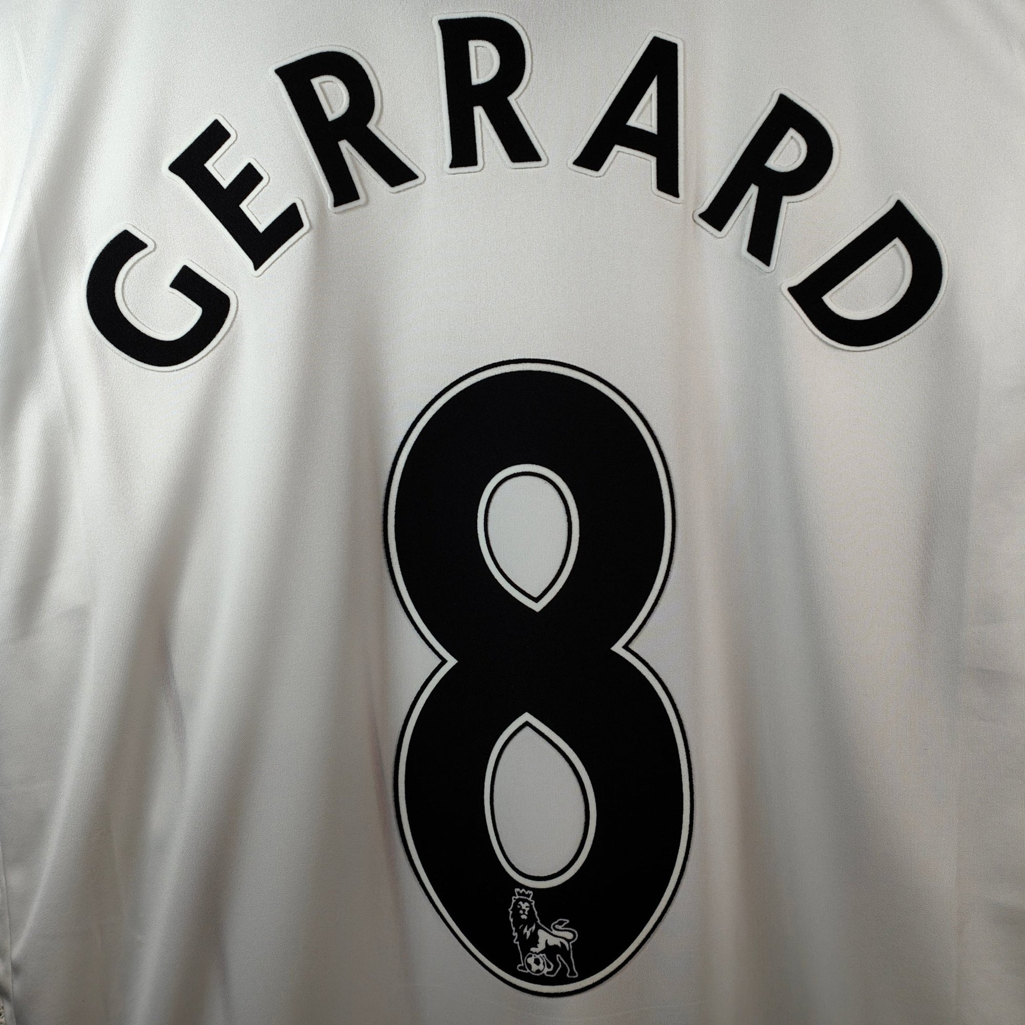 2010 - 11 Liverpool Away Shirt Gerrard 8 (XL) - Eternal Pitch