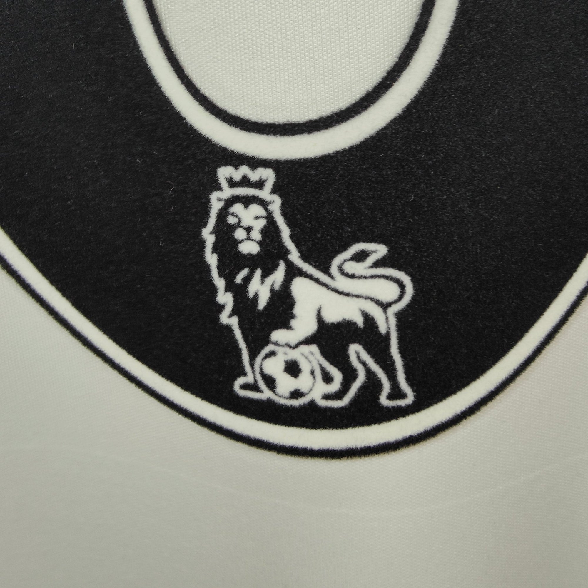2010 - 11 Liverpool Away Shirt Gerrard 8 (XL) - Eternal Pitch