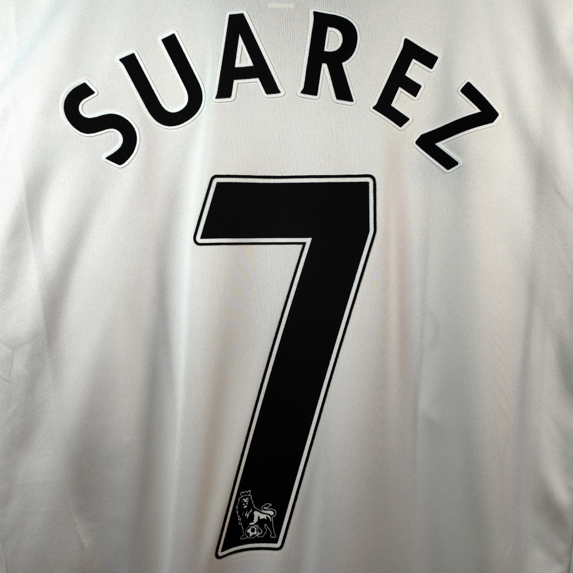 2010 - 11 Liverpool Away Shirt Suarez 7 (L) - Eternal Pitch