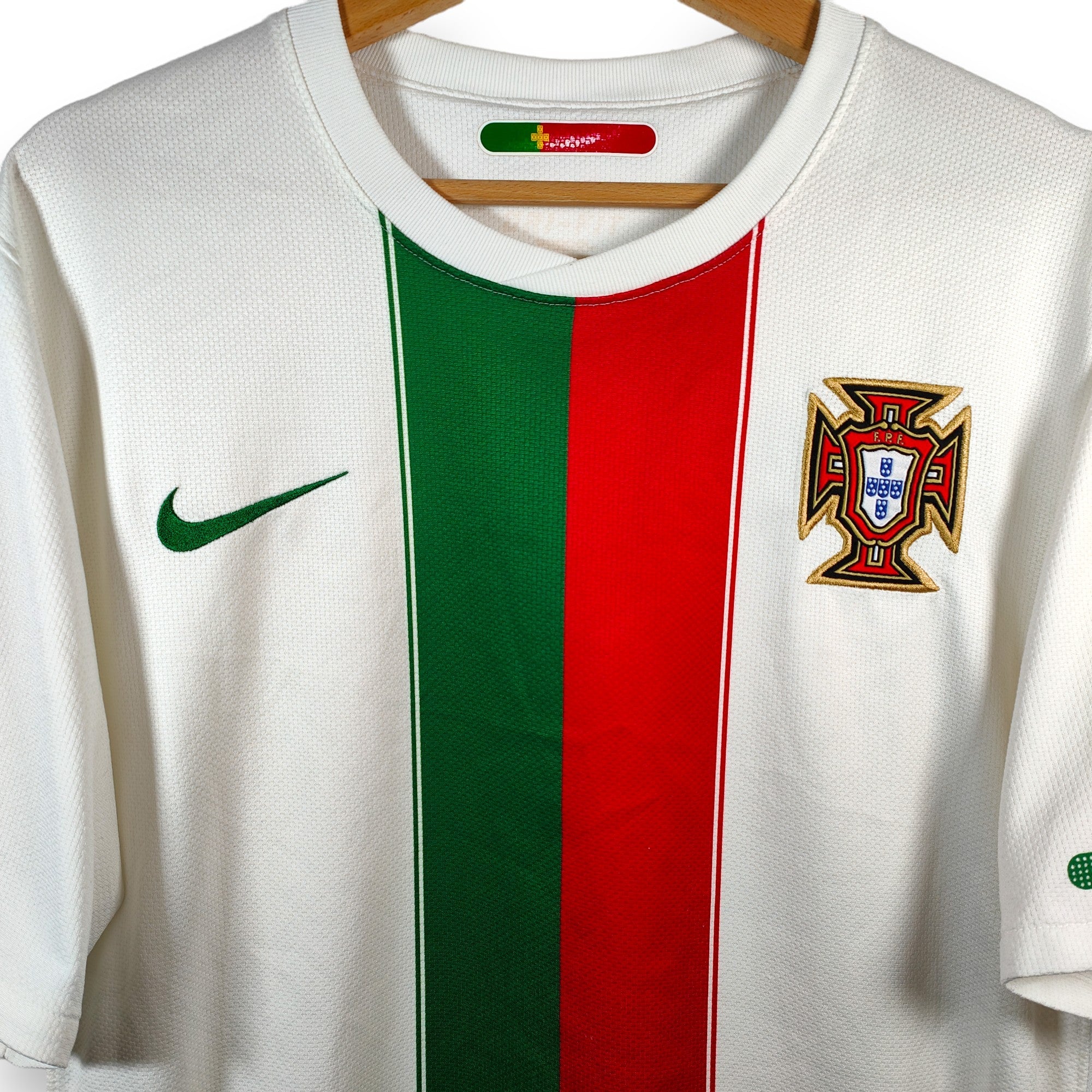 2010 - 11 Portugal Away Shirt Ronaldo 7 (L) - Eternal Pitch