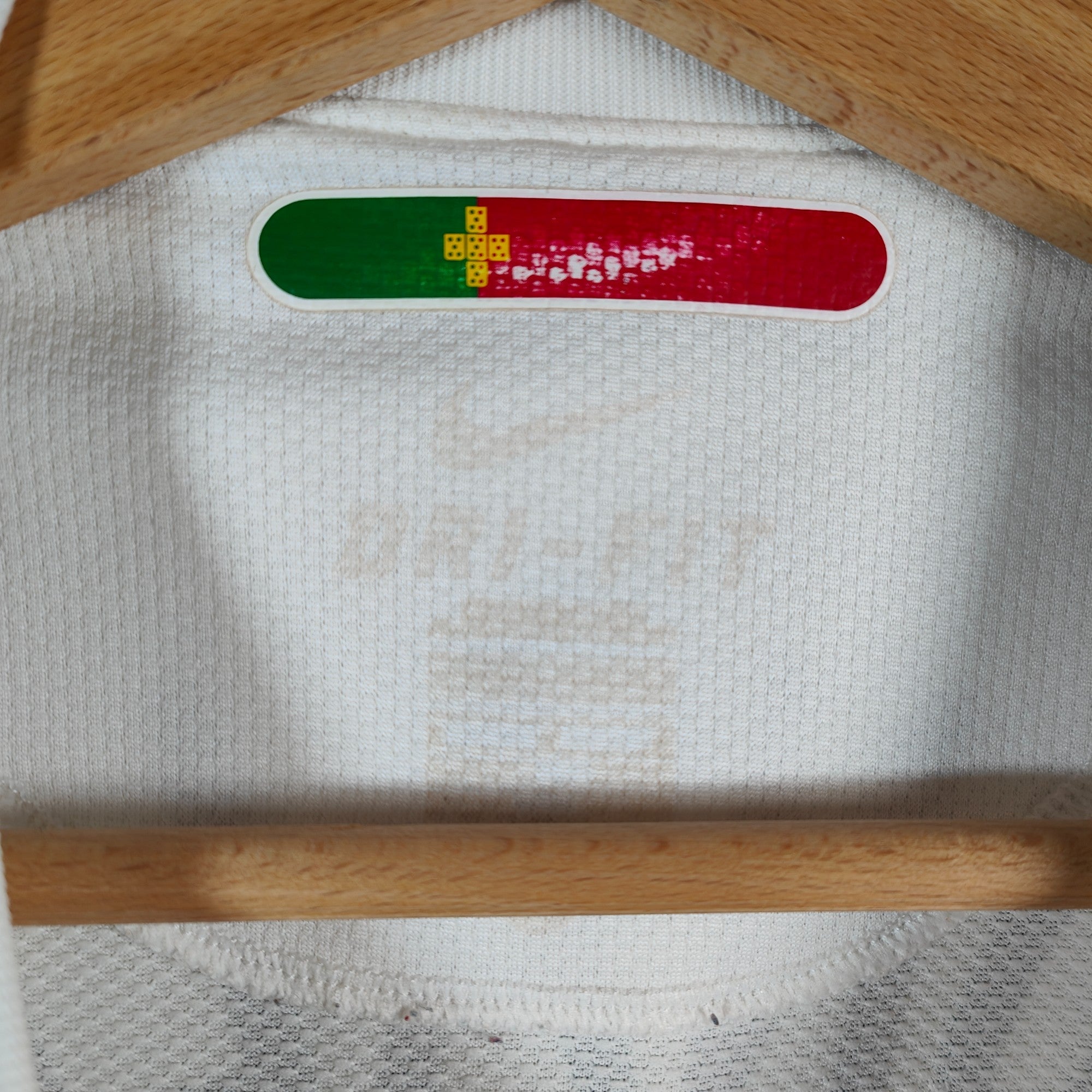 2010 - 11 Portugal Away Shirt Ronaldo 7 (L) - Eternal Pitch