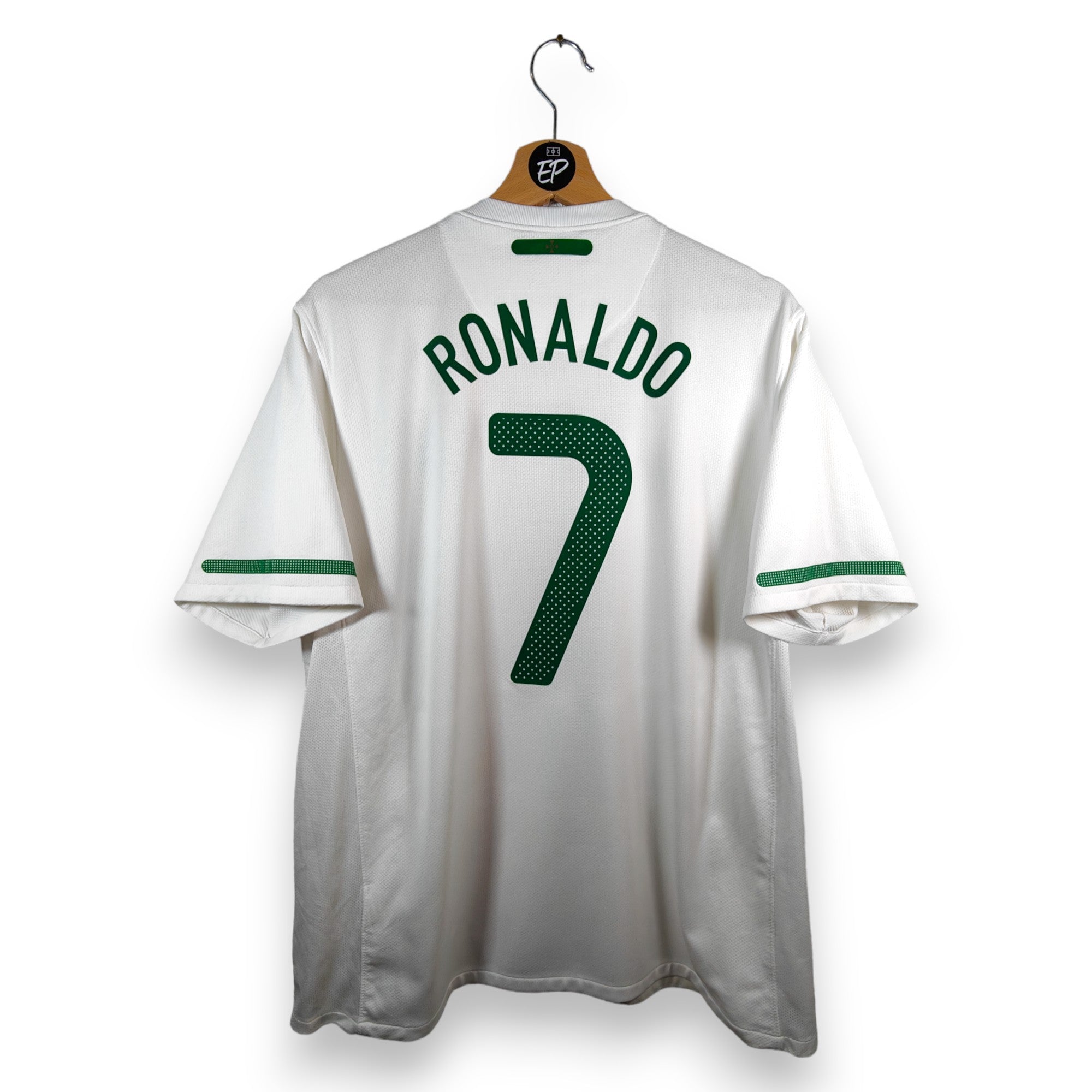 2010 - 11 Portugal Away Shirt Ronaldo 7 (L) - Eternal Pitch