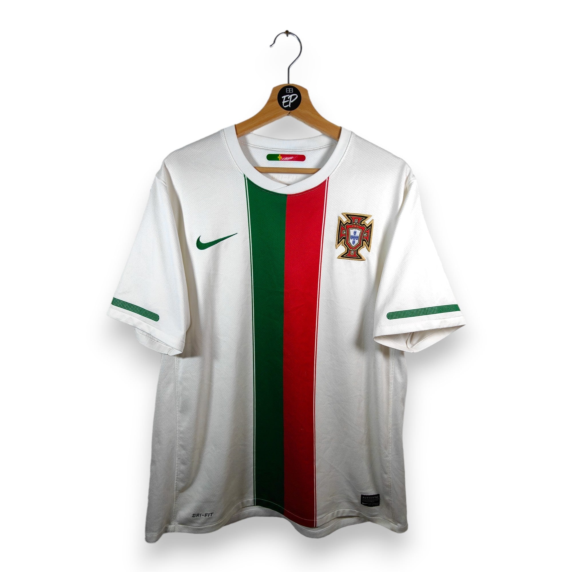 2010 - 11 Portugal Away Shirt Ronaldo 7 (L) - Eternal Pitch