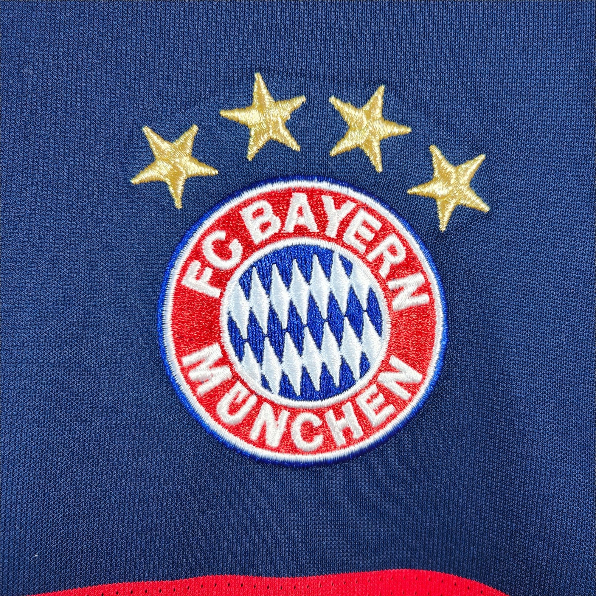 2017 - 18 Bayern Munich Away Shirt - 9.5/10 - (XL) - Eternal Pitch