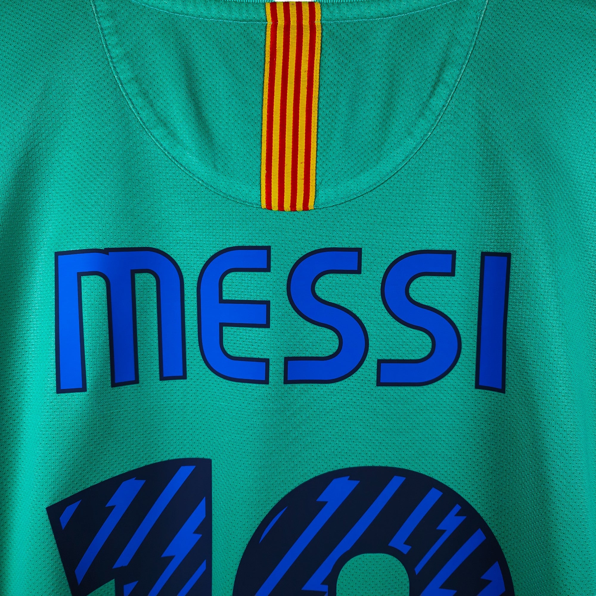 2010-11 FC Barcelona Away Shirt Messi