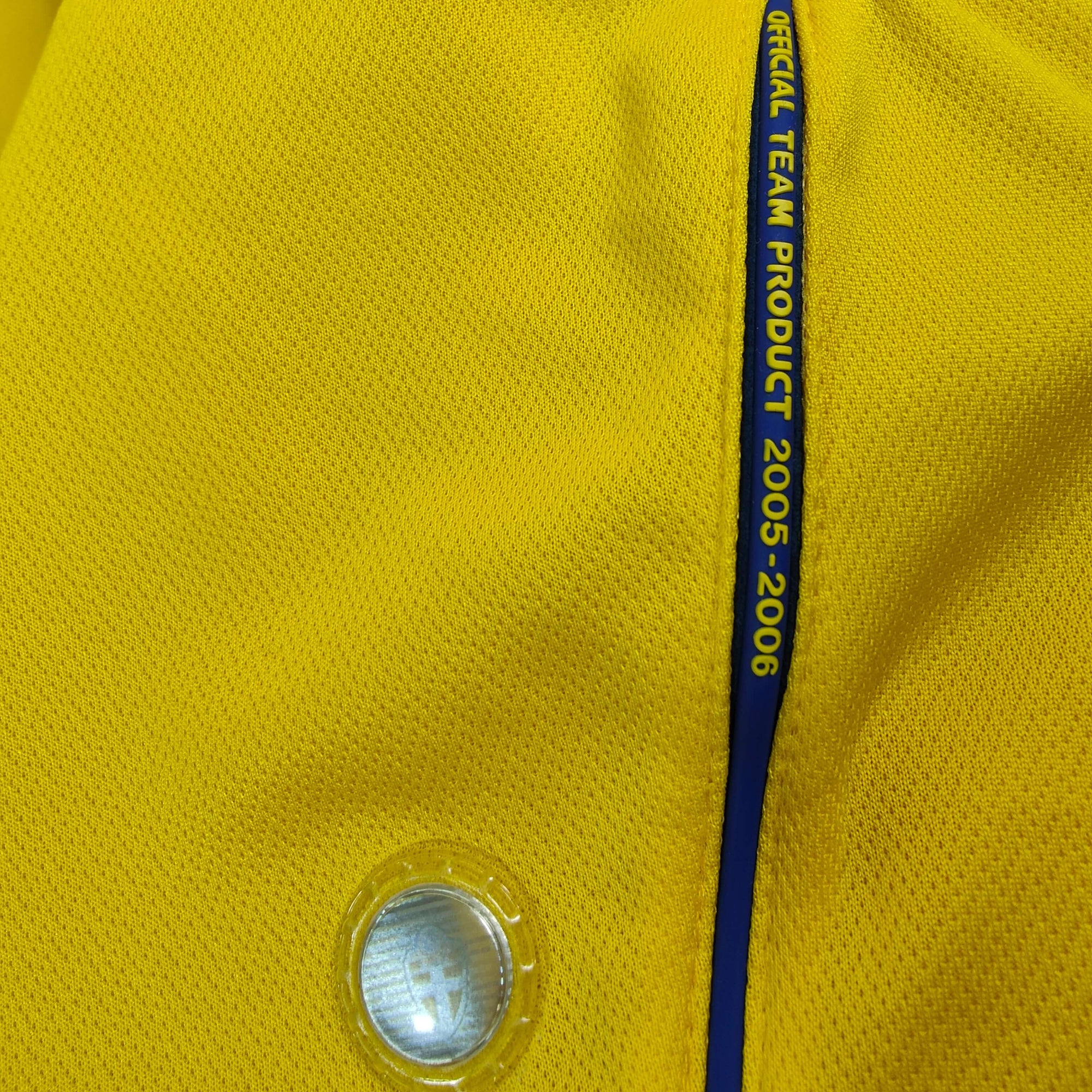 2005-06 Sweden Home Shirt Ibrahimovic