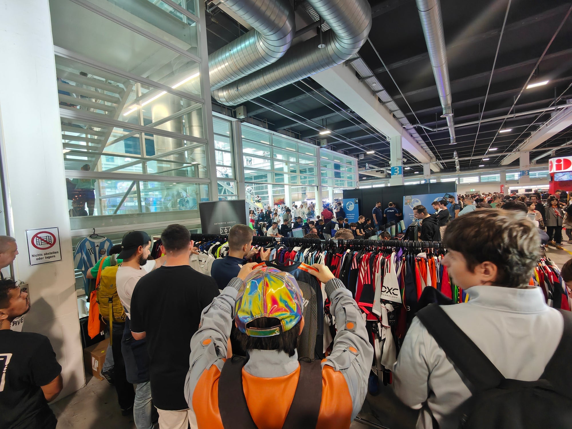 Eternal Pitch x E-turnier.ch: a 100% Football Weekend at Zurich PopCon