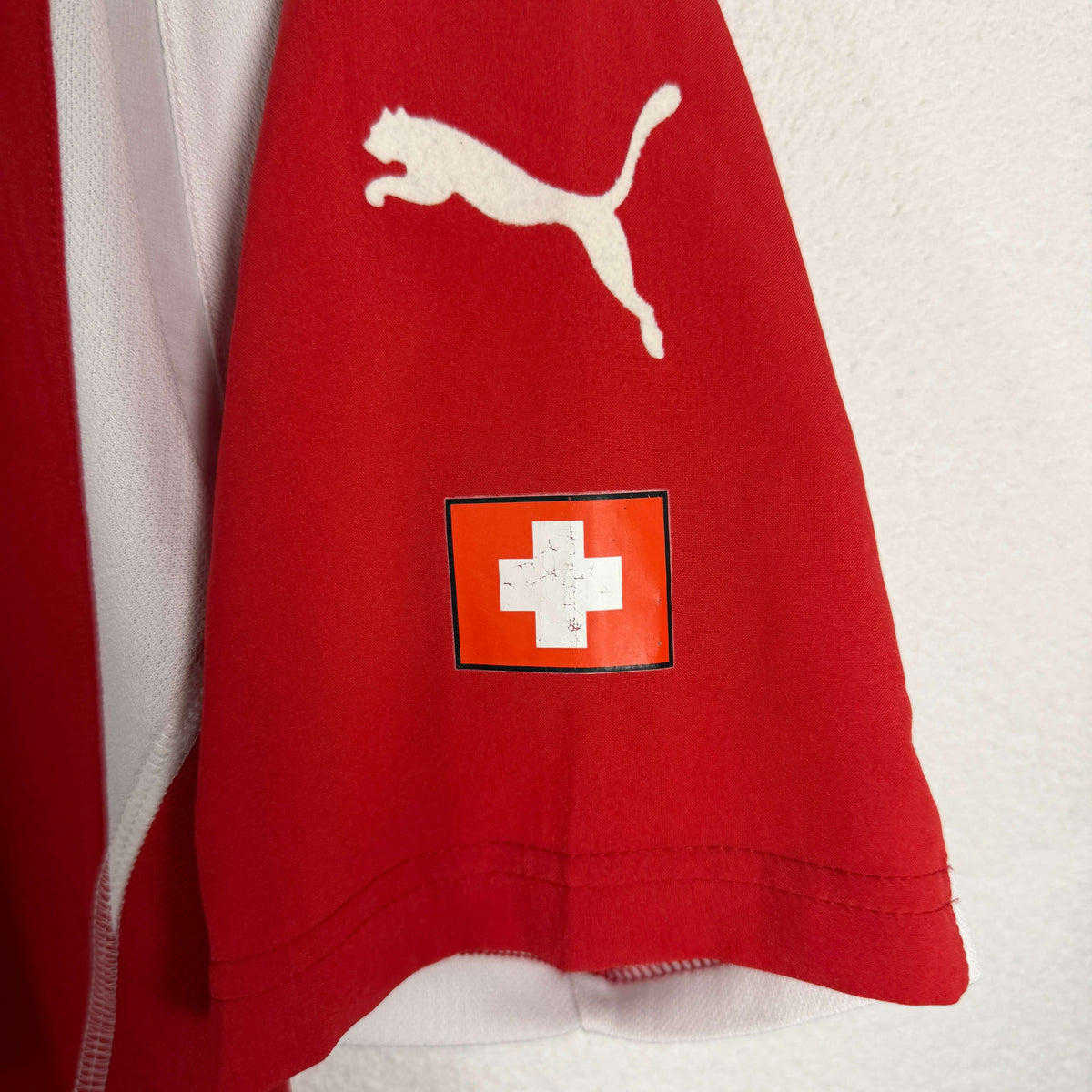 2004-06 Switzerland Home Shirt Henchoz 