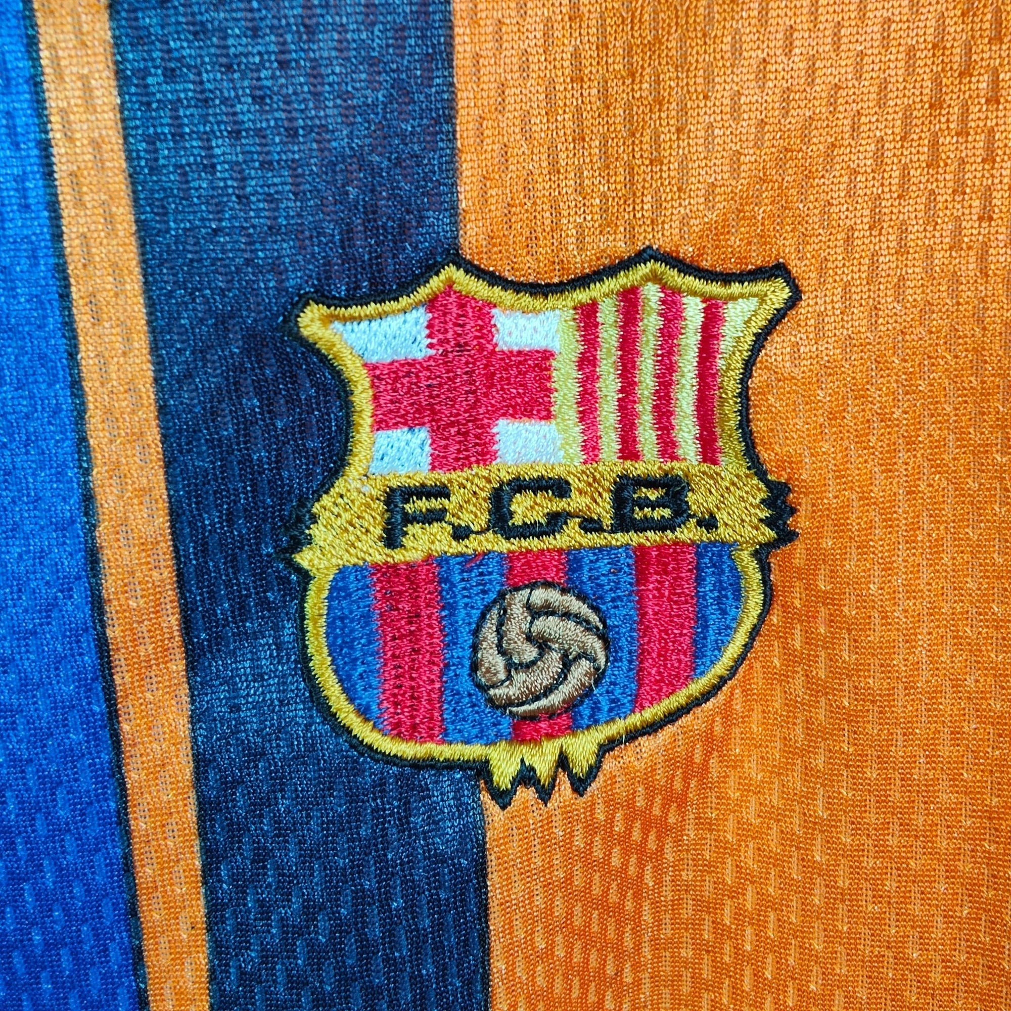 1997 - 98 FC Barcelona Away Shirt - 8.5/10 - (M) - Eternal Pitch