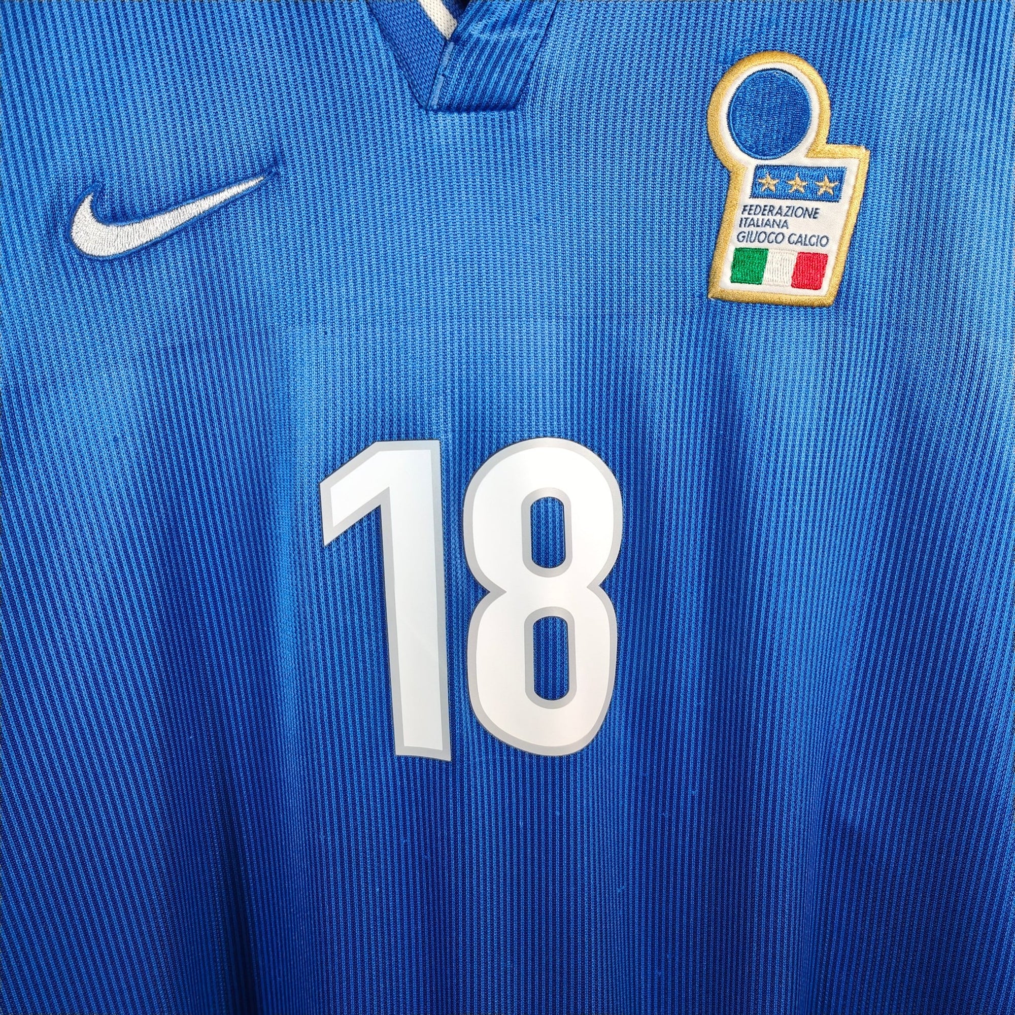 1997 - 98 Italy Home Shirt Baggio 18 - 7.5/10 - (L) - Eternal Pitch