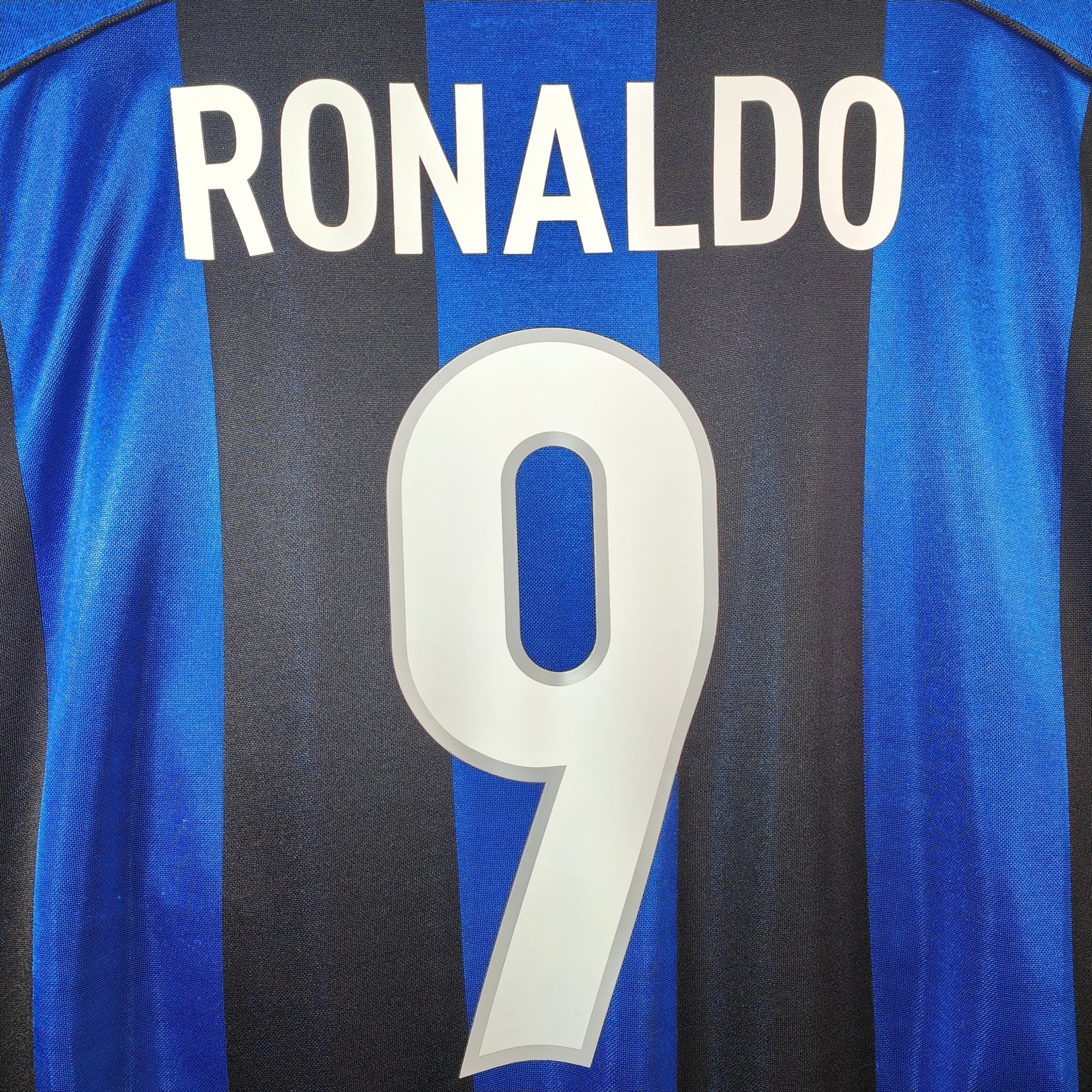 1999 - 00 Inter Milan Home Shirt Ronaldo 9 (L) - Eternal Pitch