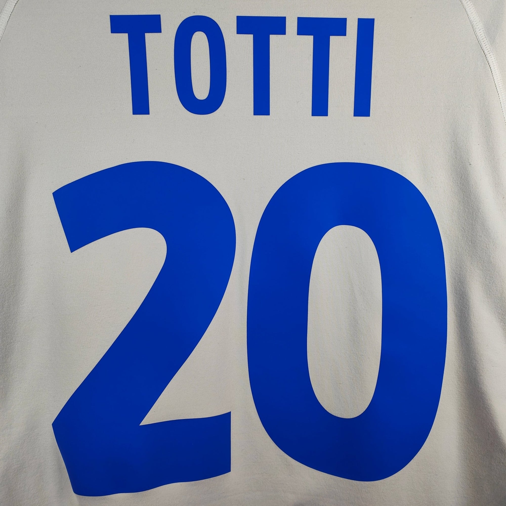 2000 - 01 Italy Away Shirt Totti 20 - 9/10 - (XXL but fit like L - M) - Eternal Pitch