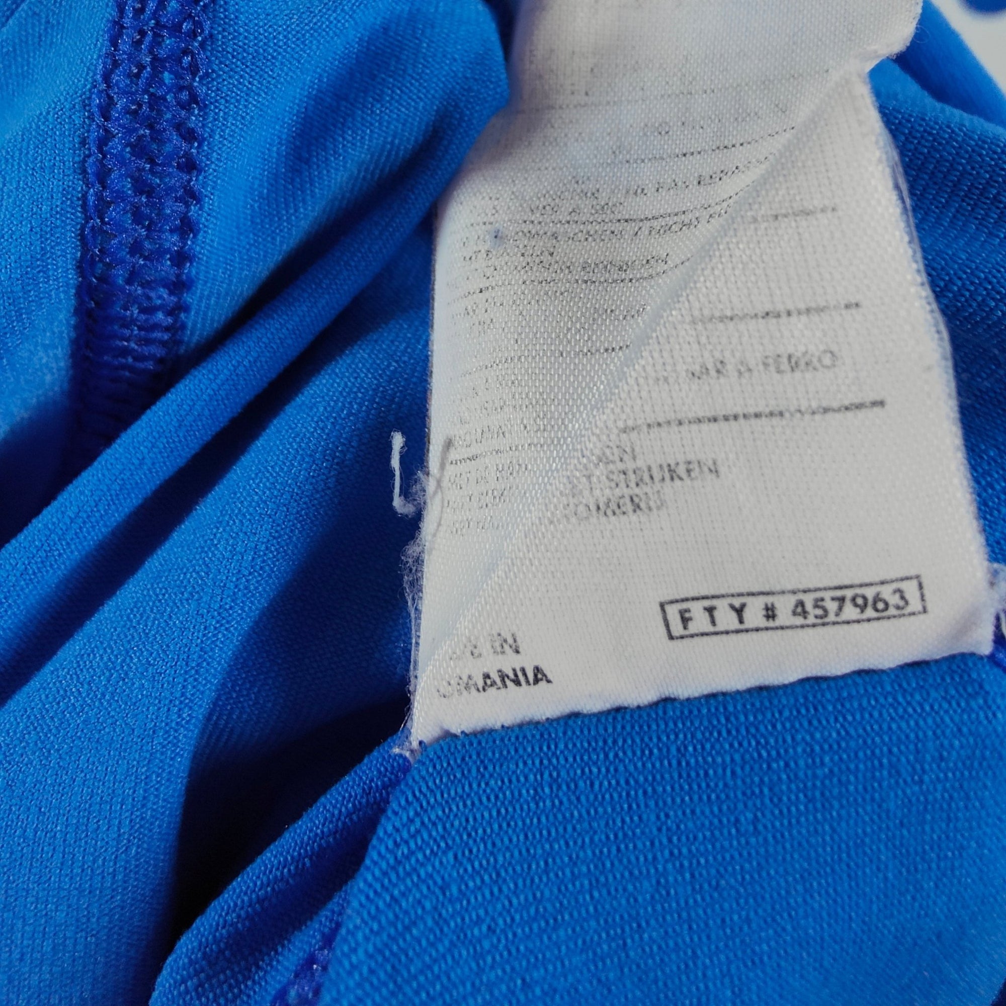 2000 - 01 Italy Home Shirt Totti 20 - 9.5/10 - (XL but fit like L - M) - Eternal Pitch