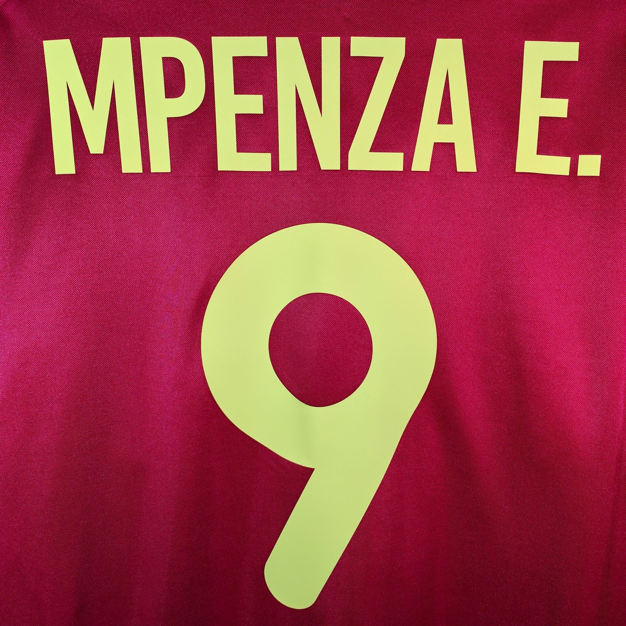 2000 - 02 Belgium Home Shirt Mpenza Emile 9 - 9/10 - (L) - Eternal Pitch