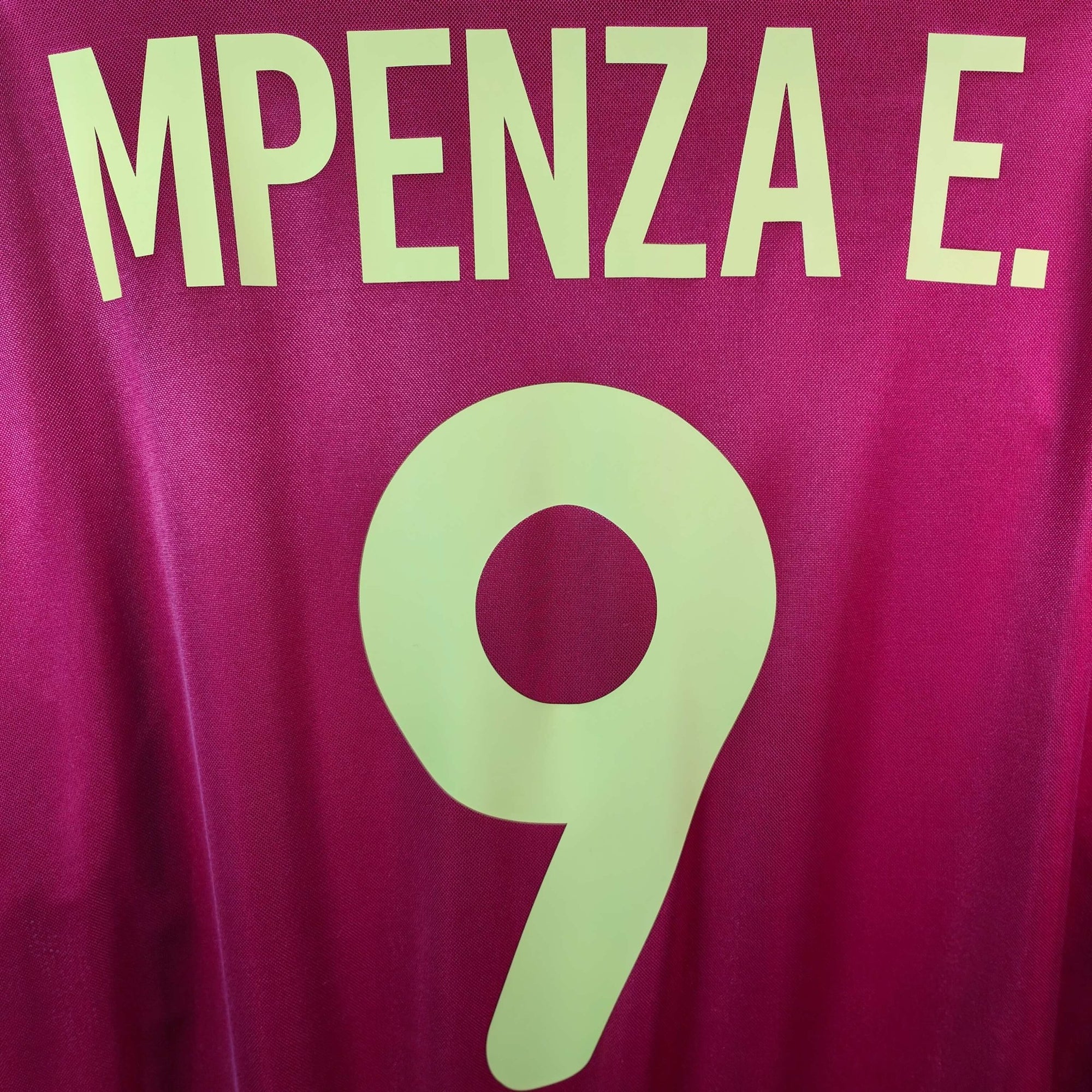 2000 - 02 Belgium Home Shirt Mpenza Emile 9 - 9/10 - (M) - Eternal Pitch