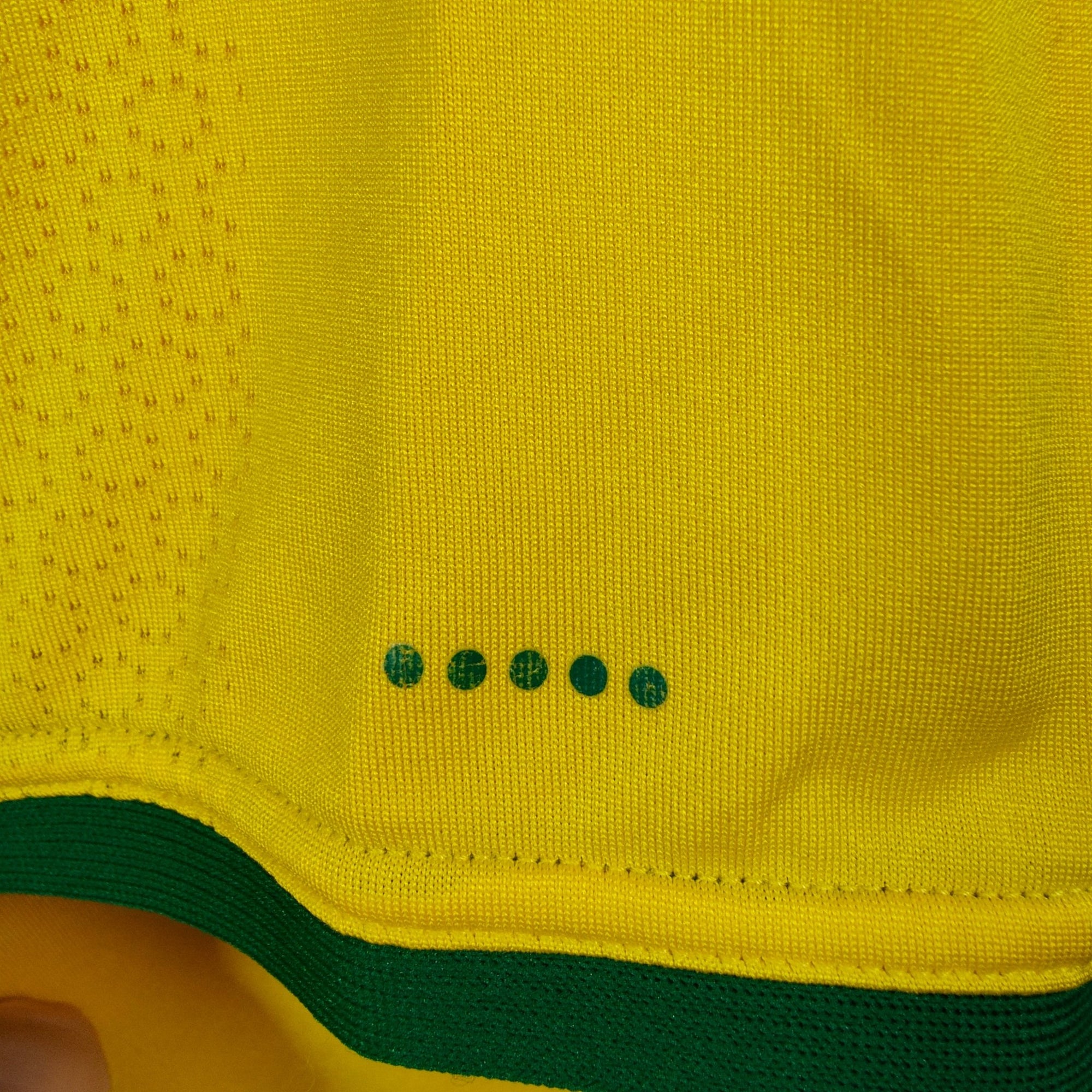2000 - 02 Brazil Home Shirt Romario 11 - 9/10 - (L) - Eternal Pitch