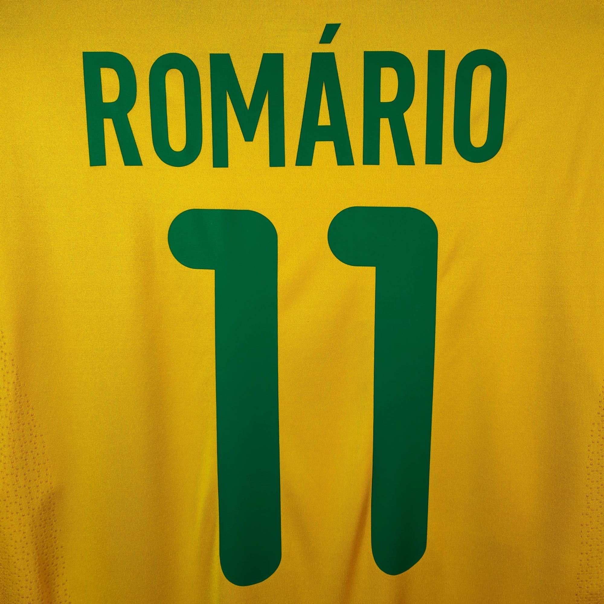 2000 - 02 Brazil Home Shirt Romario 11 - 9/10 - (L) - Eternal Pitch