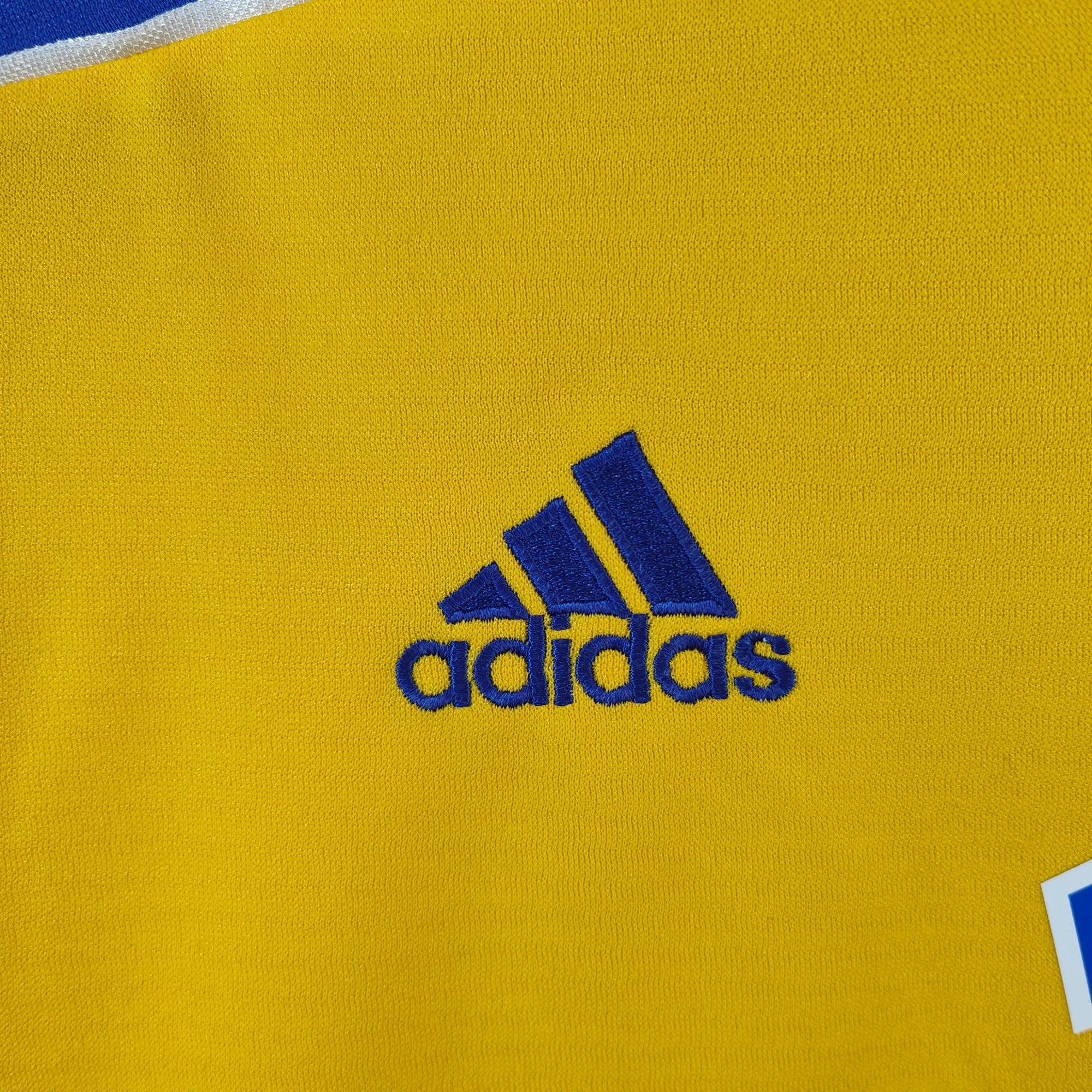 2000 - 02 Sweden Home Shirt Ibrahimovic 11 - 9.5/10 - (XL) - Eternal Pitch
