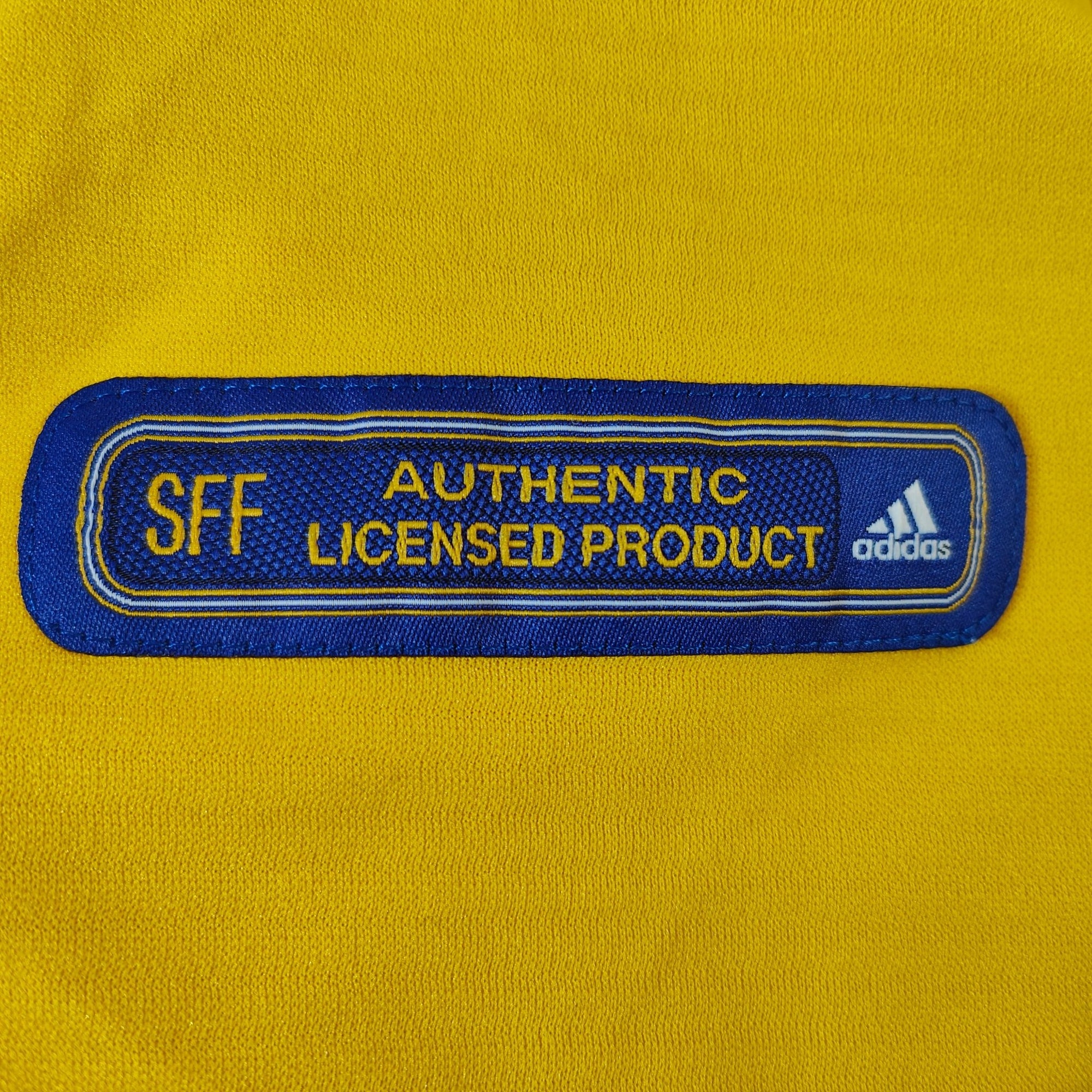 2000 - 02 Sweden Home Shirt Ibrahimovic 11 - 9.5/10 - (XL) - Eternal Pitch
